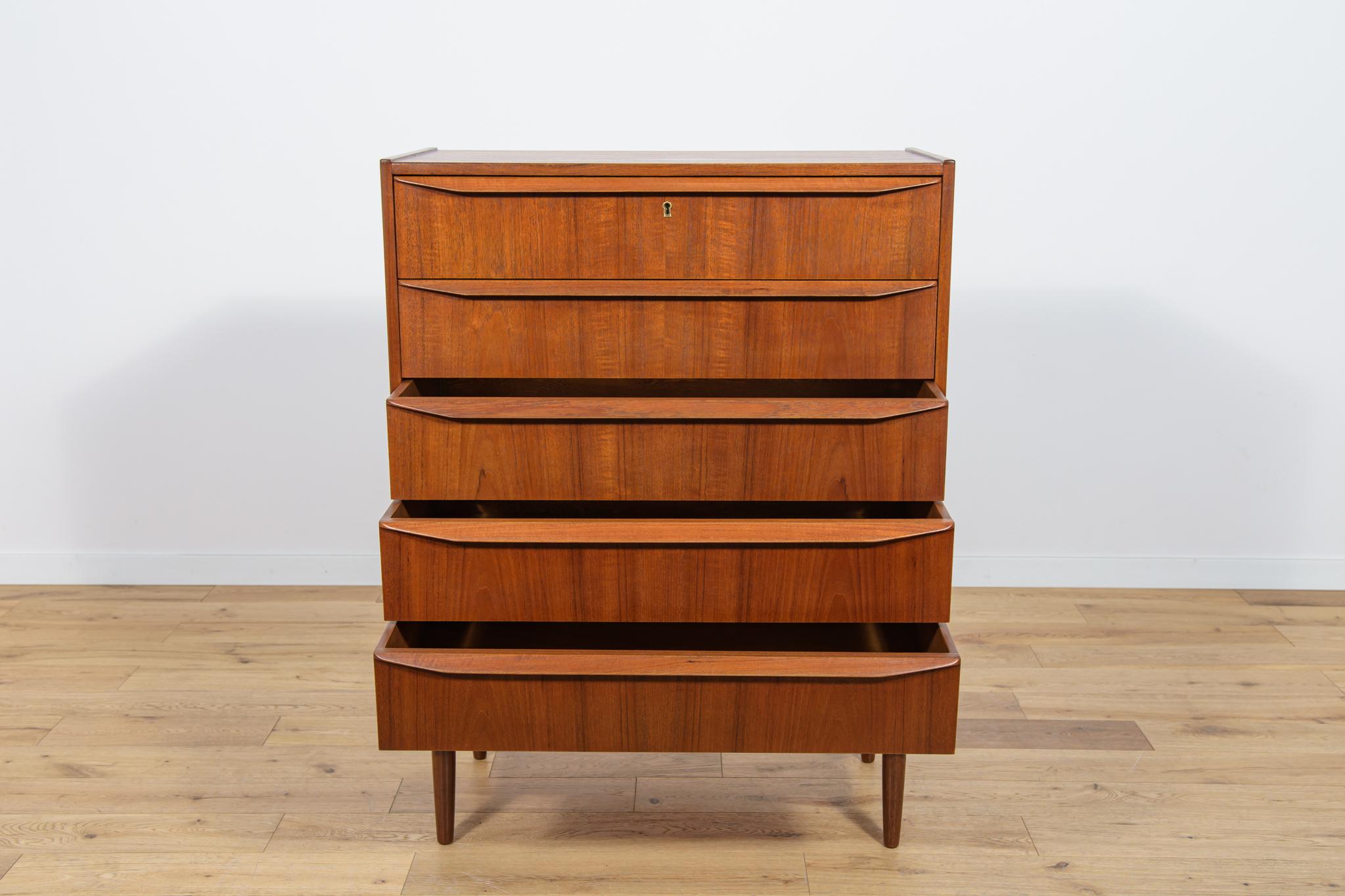 Mid-Century Danish Teak Dresser, 1960s For Sale 4
