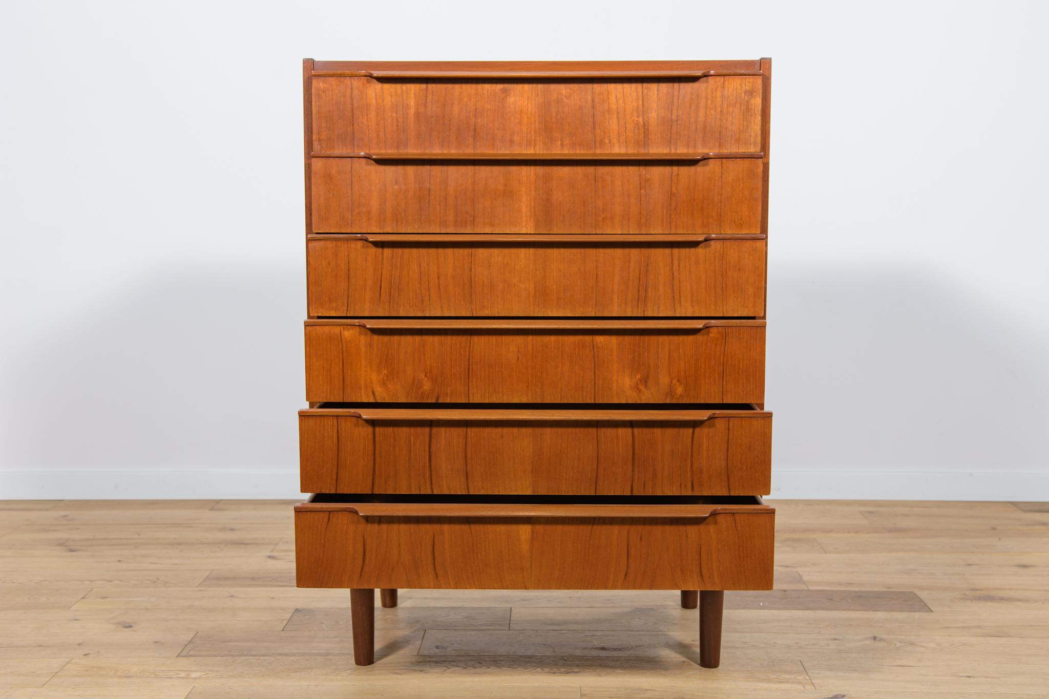 Mid-Century Danish Teak Dresser, 1960s For Sale 4