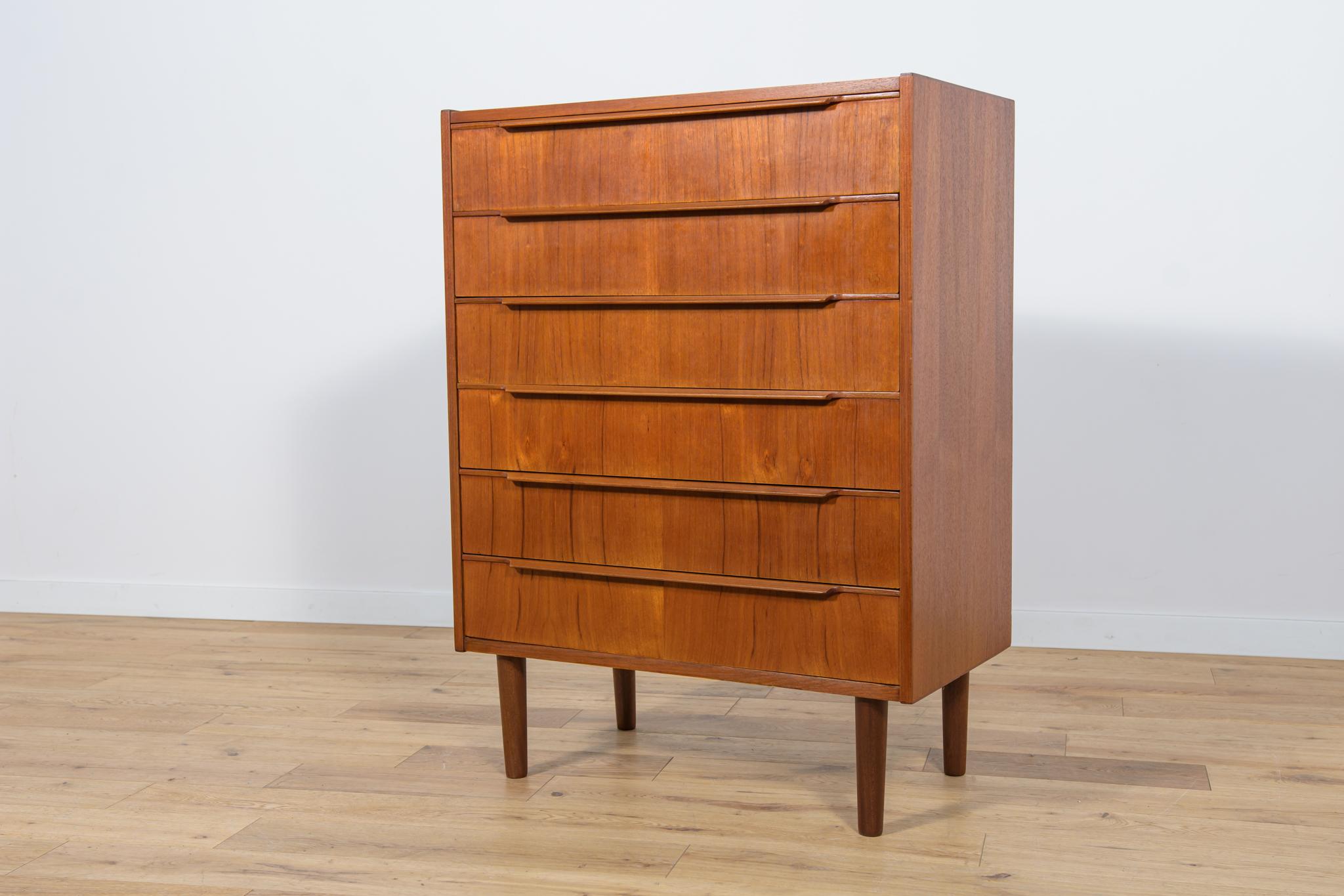 Mid-Century Danish Teak Dresser, 1960s In Excellent Condition For Sale In GNIEZNO, 30