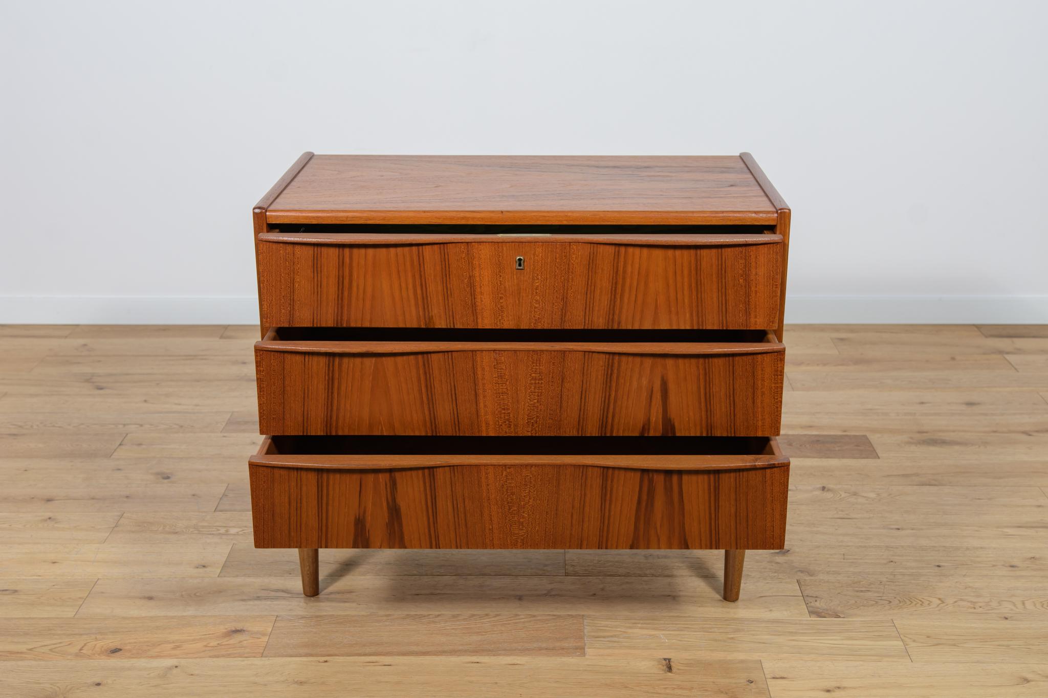 Mid-Century Danish Teak Dresser, 1960s For Sale 2