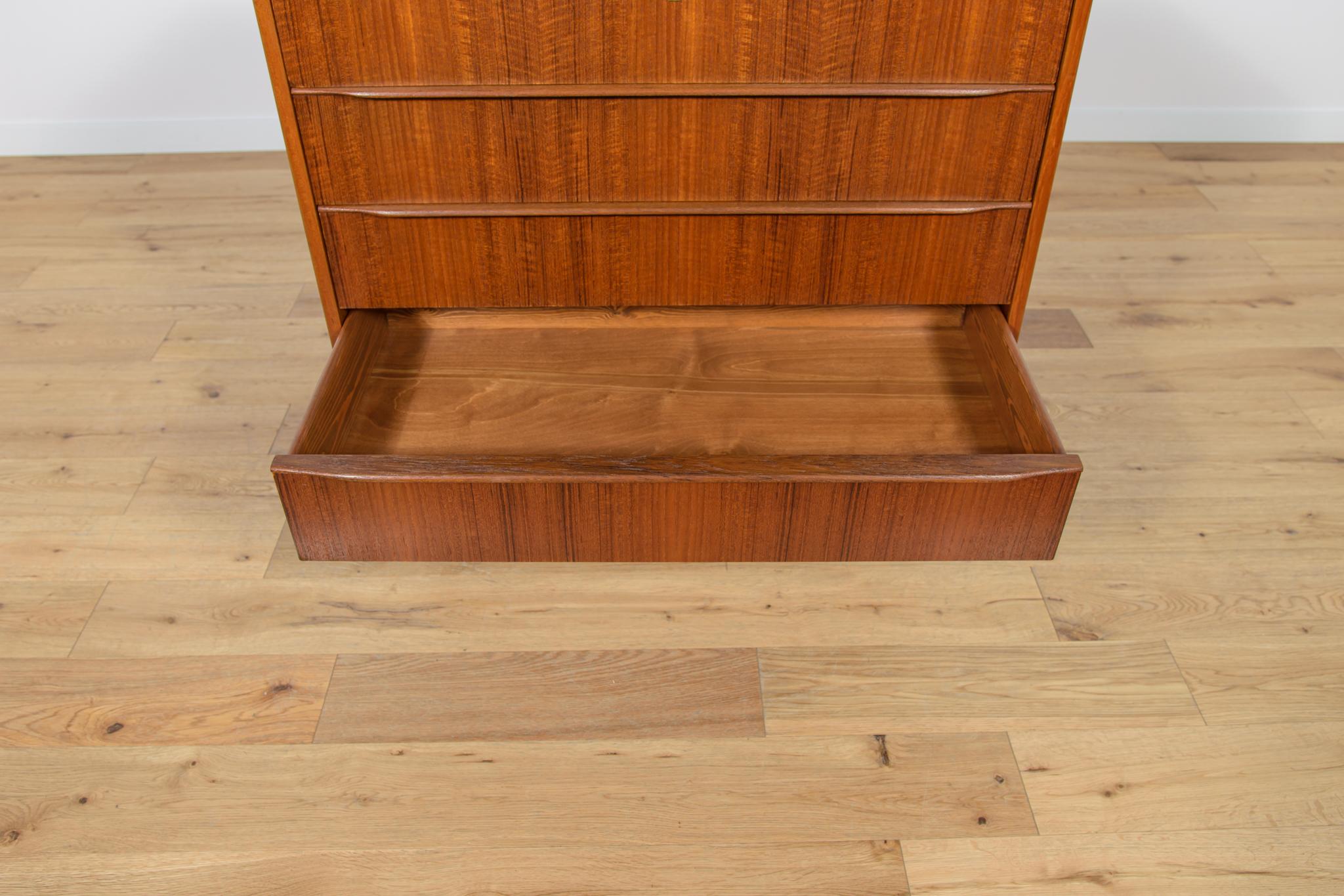 Mid-Century Danish Teak Dresser, 1960s For Sale 3