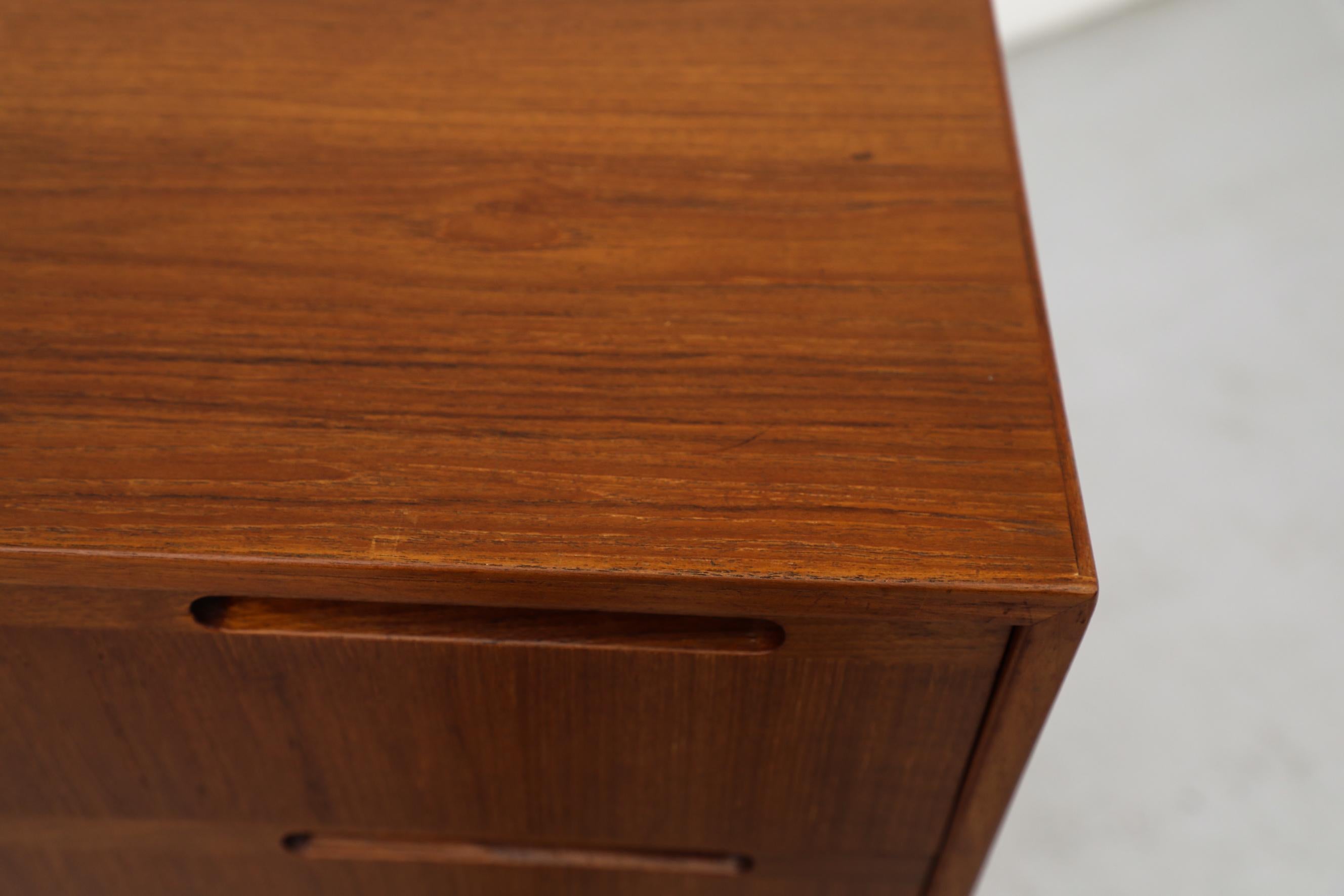 Mid-Century Danish Teak Dresser With 6 Drawers 8