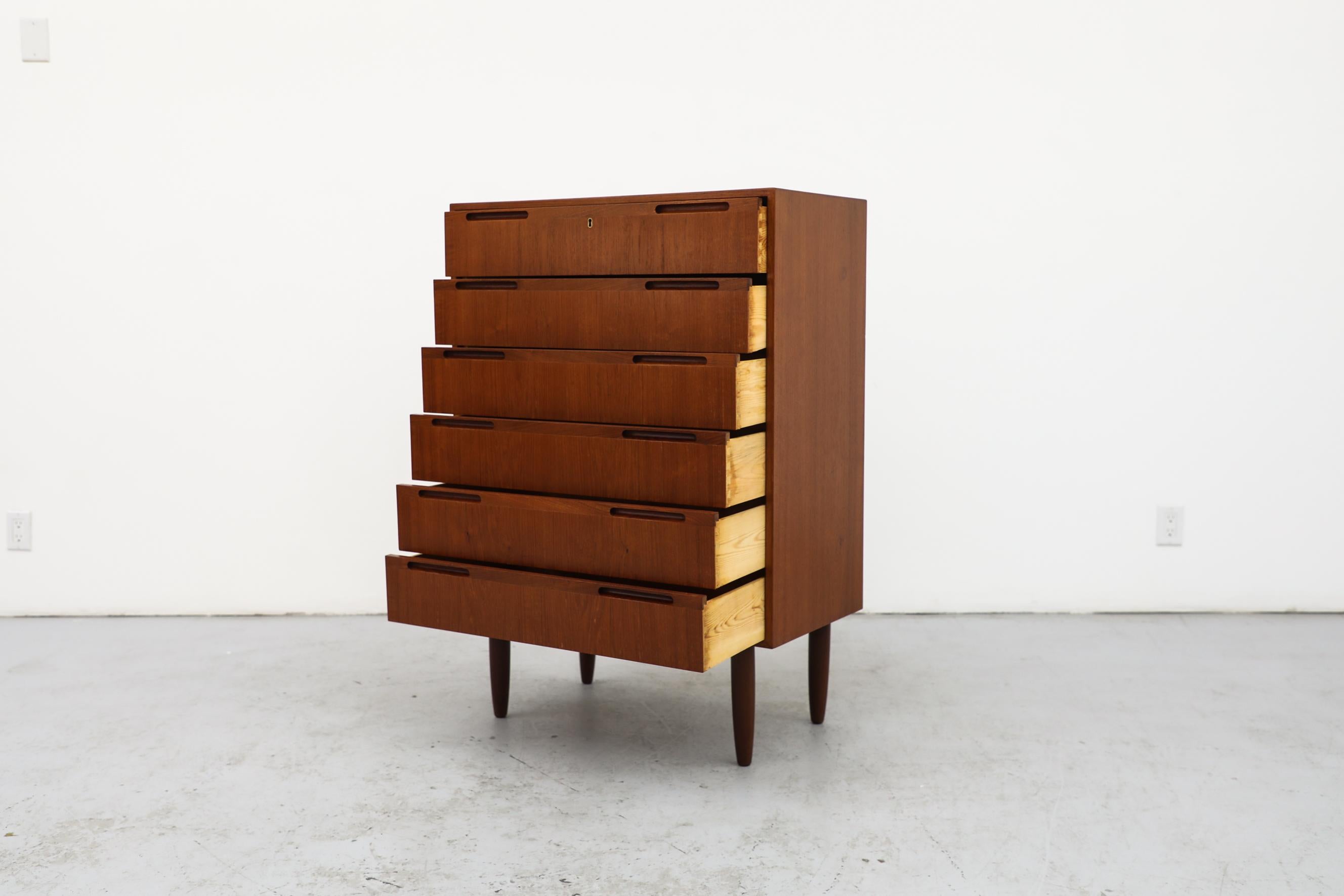 Mid-Century Danish Teak Dresser With 6 Drawers In Good Condition In Los Angeles, CA