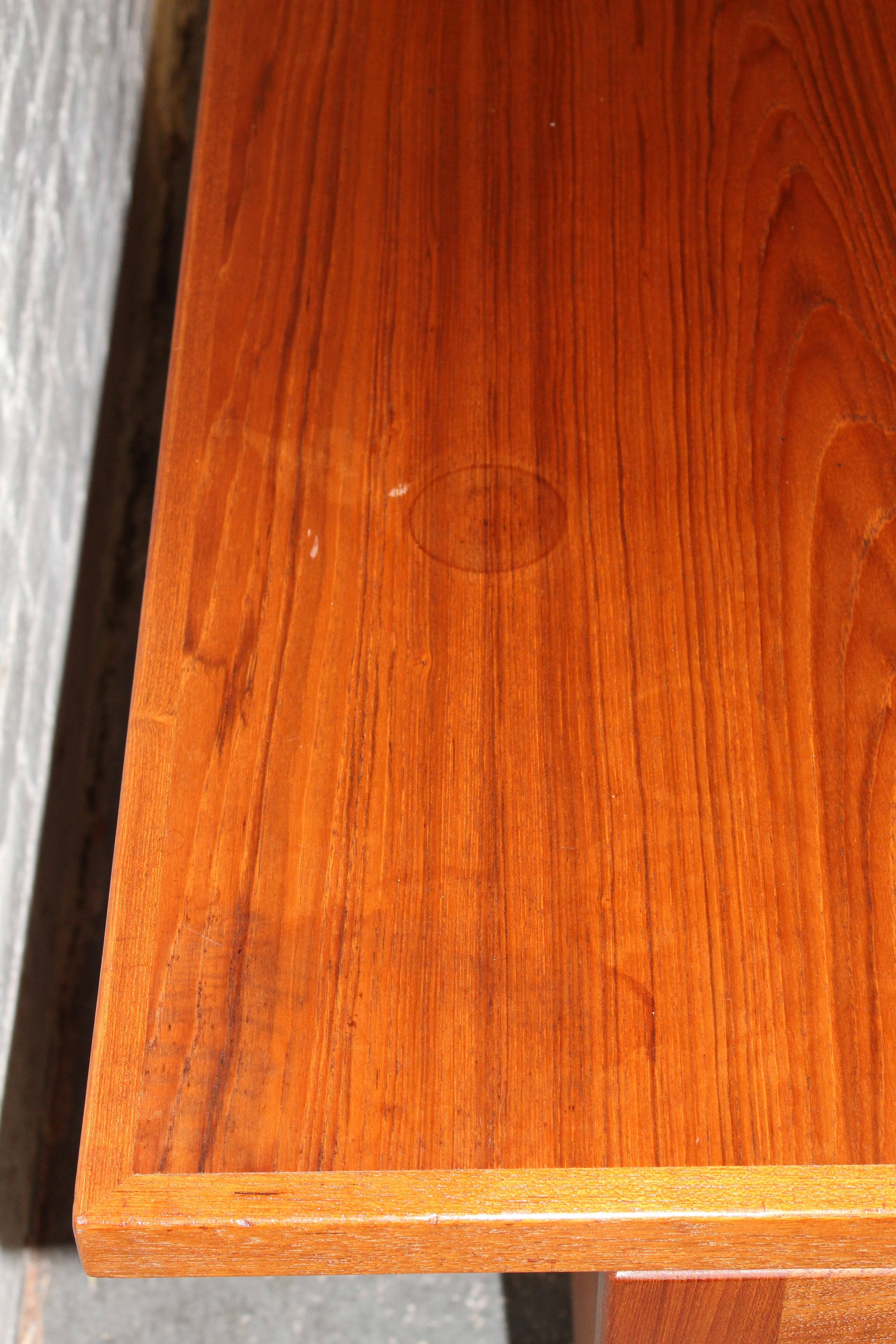 Mid-Century Danish Teak Executive Desk by Arne Vodder for H. P. Hansen en venta 3