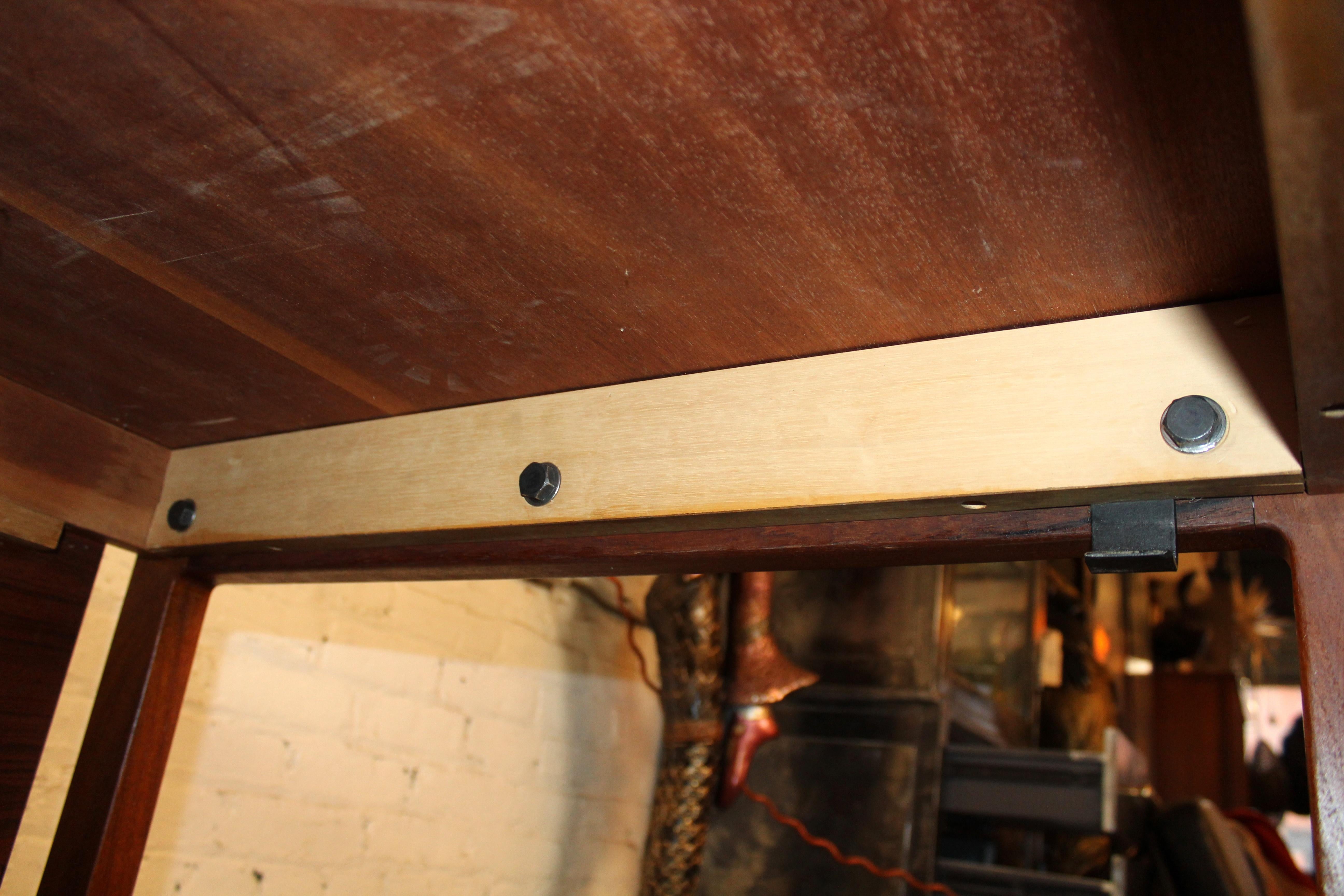 Mid-Century Danish Teak Executive Desk by Arne Vodder for H. P. Hansen en venta 9