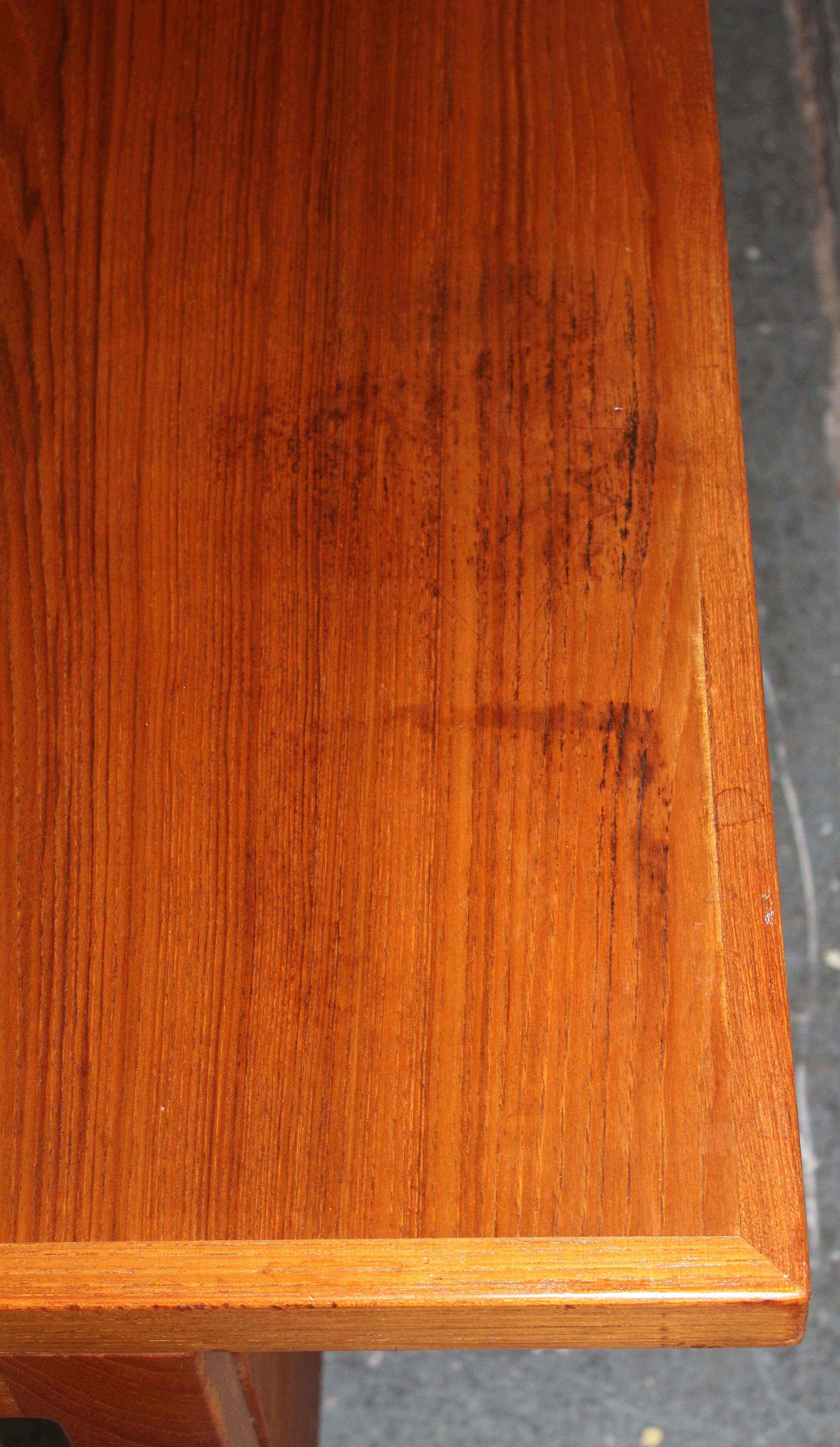 Mid-Century Danish Teak Executive Desk by Arne Vodder for H. P. Hansen en venta 2