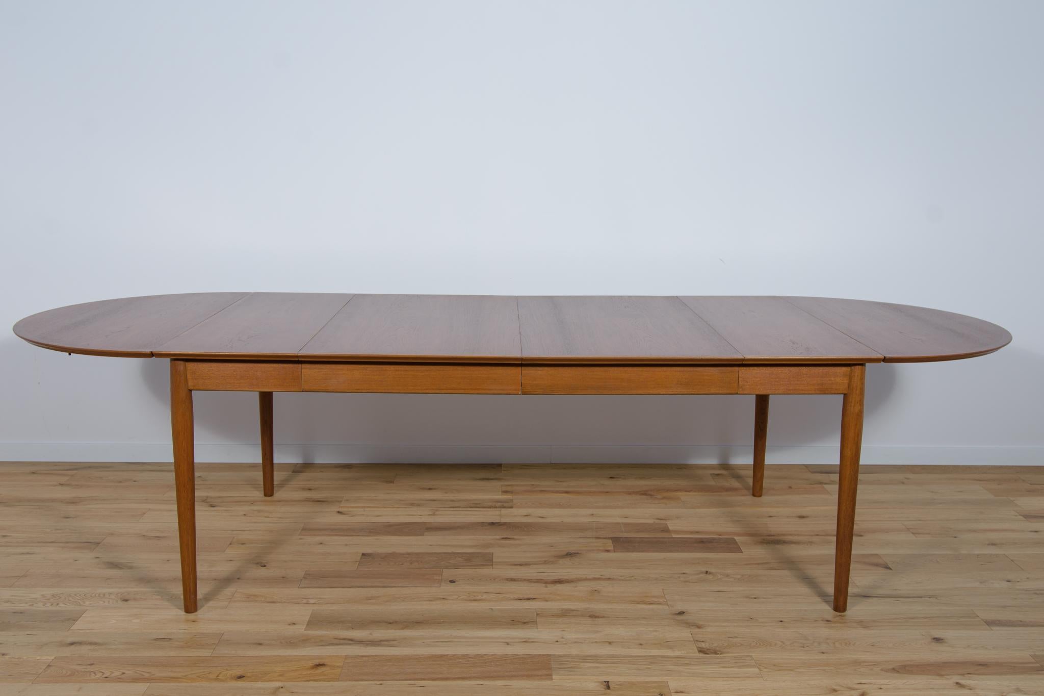 Mid Century Danish Teak Extendable Dining Table, 1960s For Sale 6