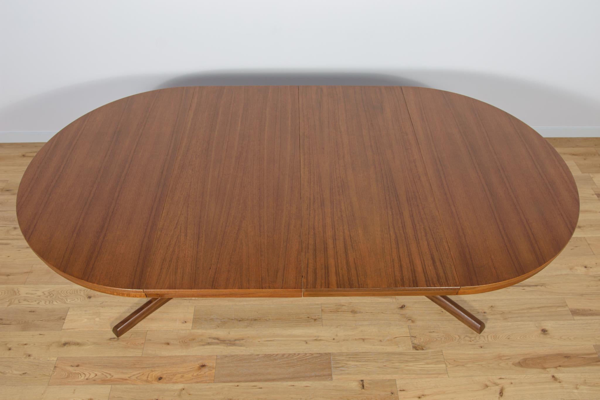 Table de salle à manger extensible en teck danoise du milieu du siècle, années 1960 en vente 4