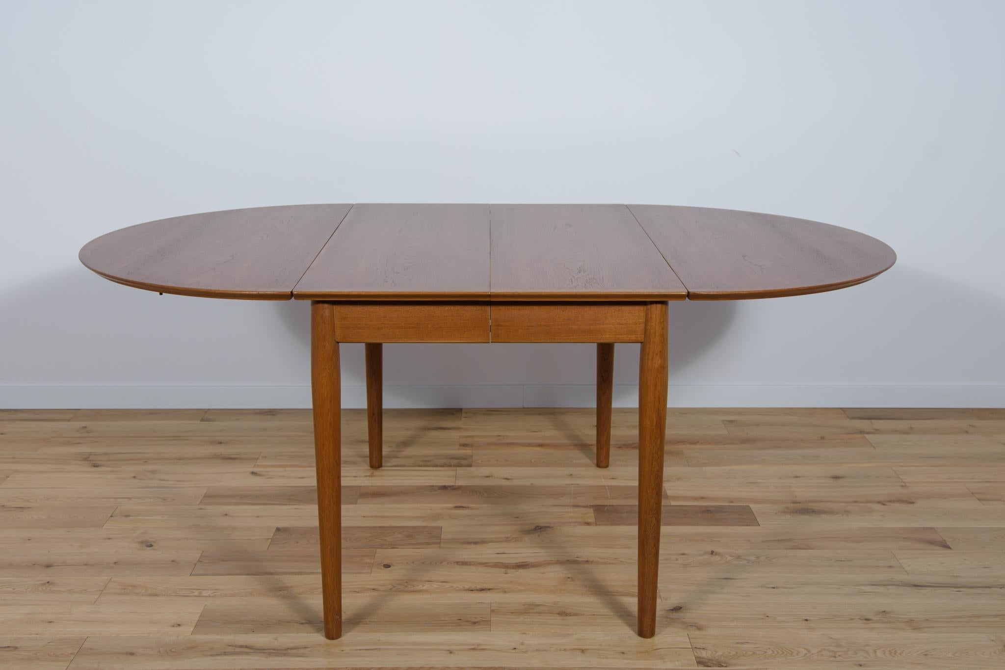 Table de salle à manger extensible en teck danoise du milieu du siècle, années 1960 Excellent état - En vente à GNIEZNO, 30