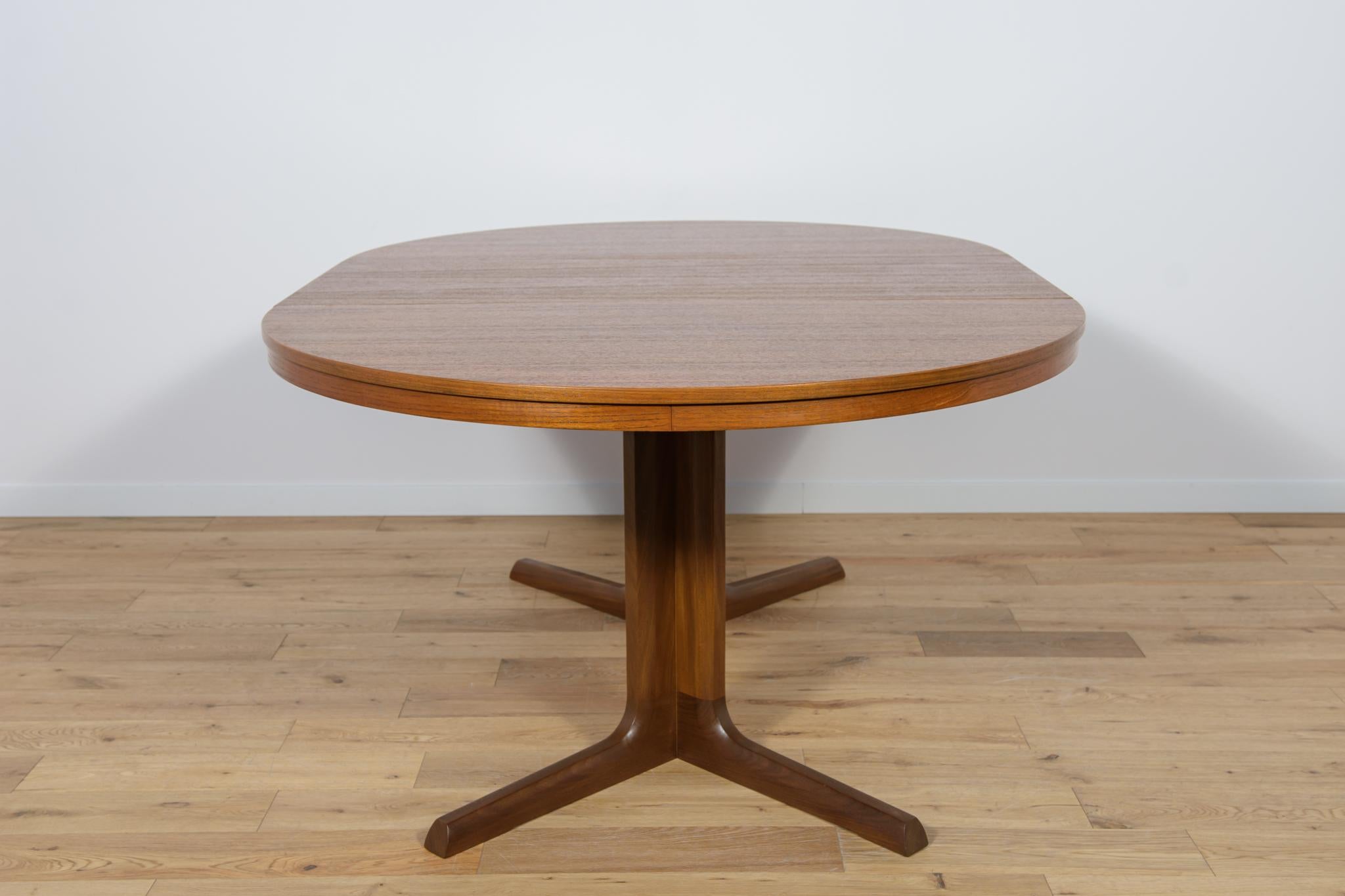 Mid-20th Century Mid-Century Danish Teak Extendable Dining Table, 1960s For Sale