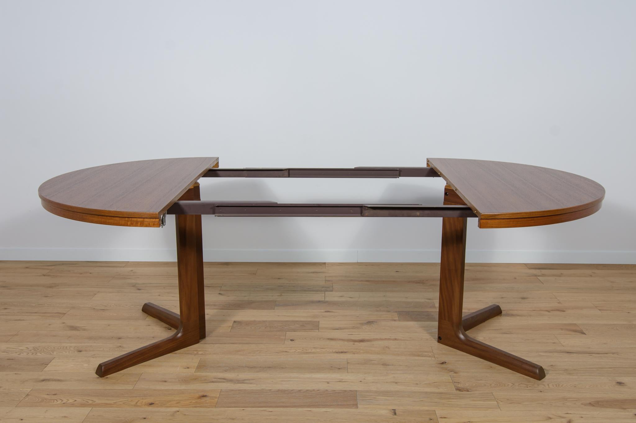 Mid-Century Danish Teak Extendable Dining Table, 1960s For Sale 2