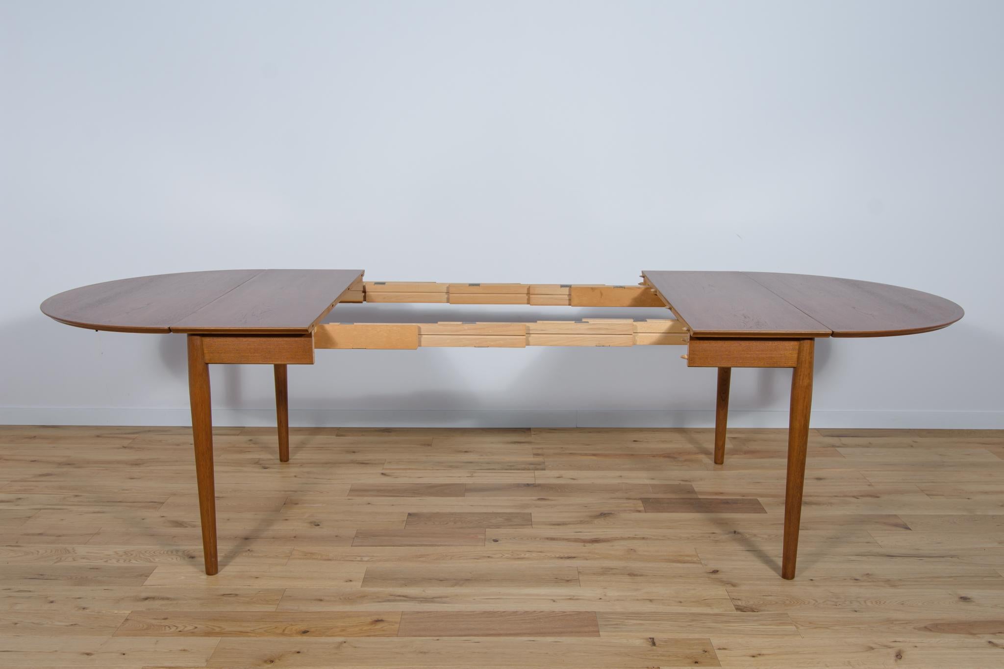 Mid Century Danish Teak Extendable Dining Table, 1960s For Sale 3