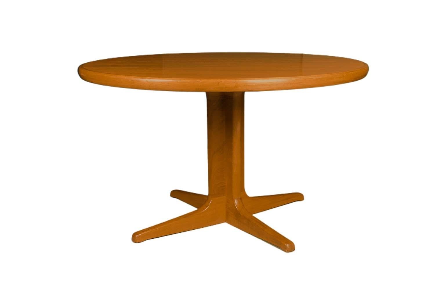 Mid-Century Danish Teak Extendable Dining Table 4