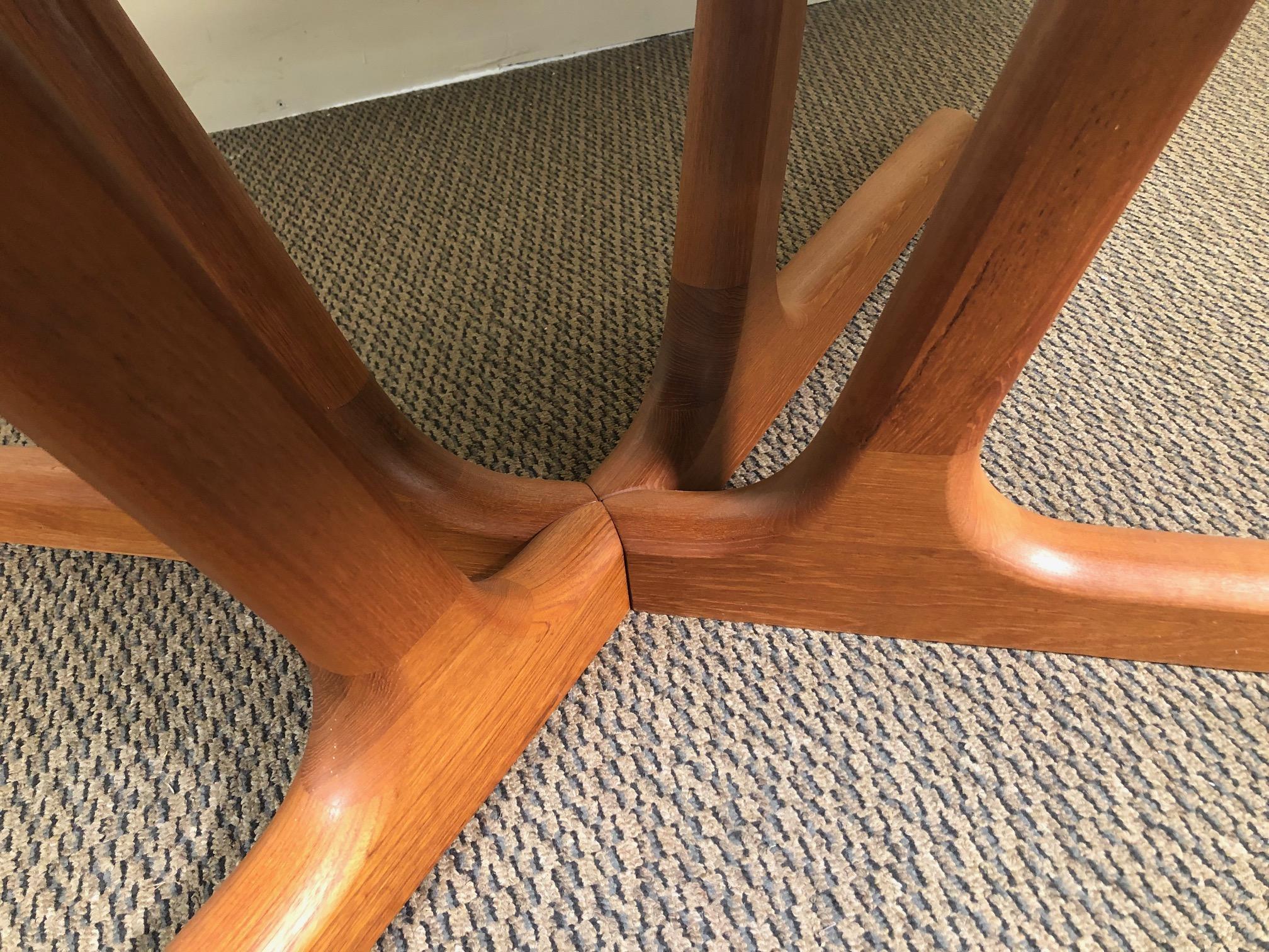 Midcentury Danish Teak Extending Dining Table with 2 Leaves For Sale 4