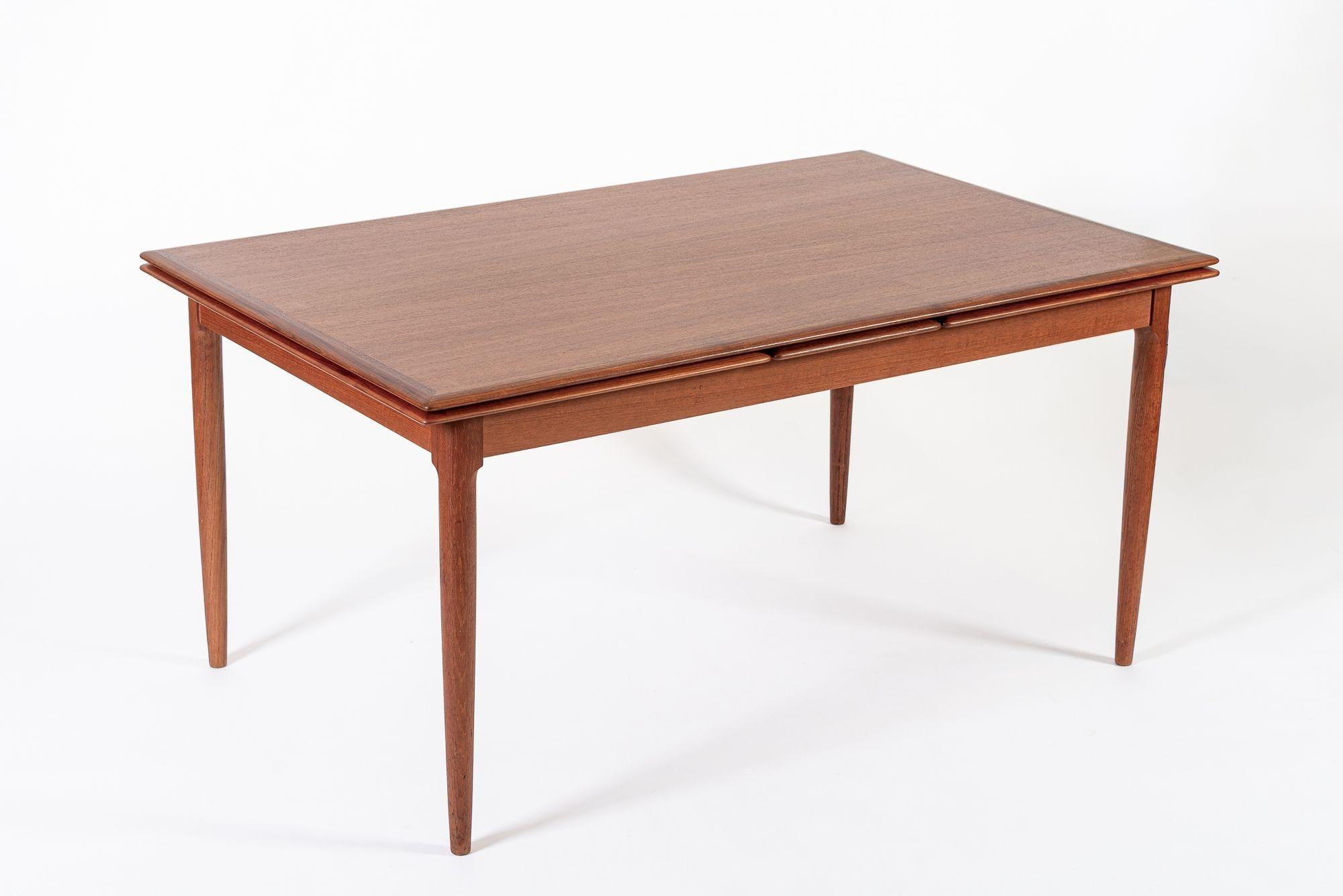 Mid Century Danish Teak Extension Dining Table by Kai Kristiansen (attr.) en venta 4