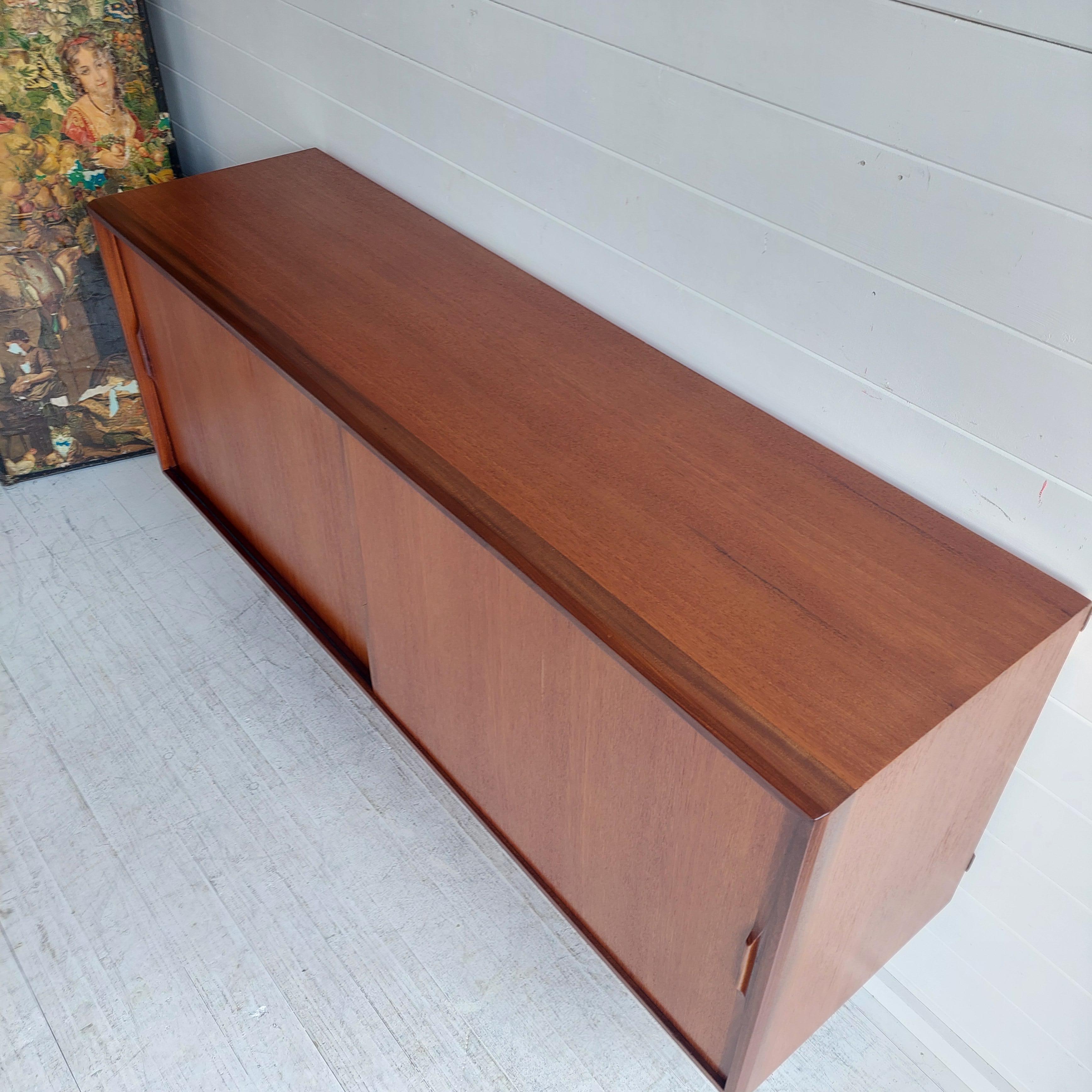 Mid Century Danish Teak Floating Credenza Sideboard wall mounted unit , 1960s In Good Condition For Sale In Leamington Spa, GB