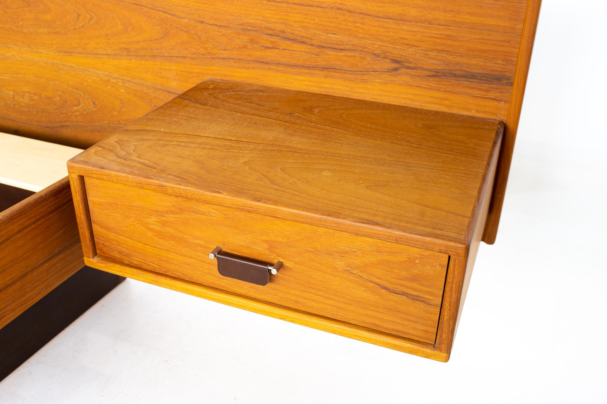 Mid Century Danish Teak Floating Nightstand King Size Bed In Good Condition In Countryside, IL