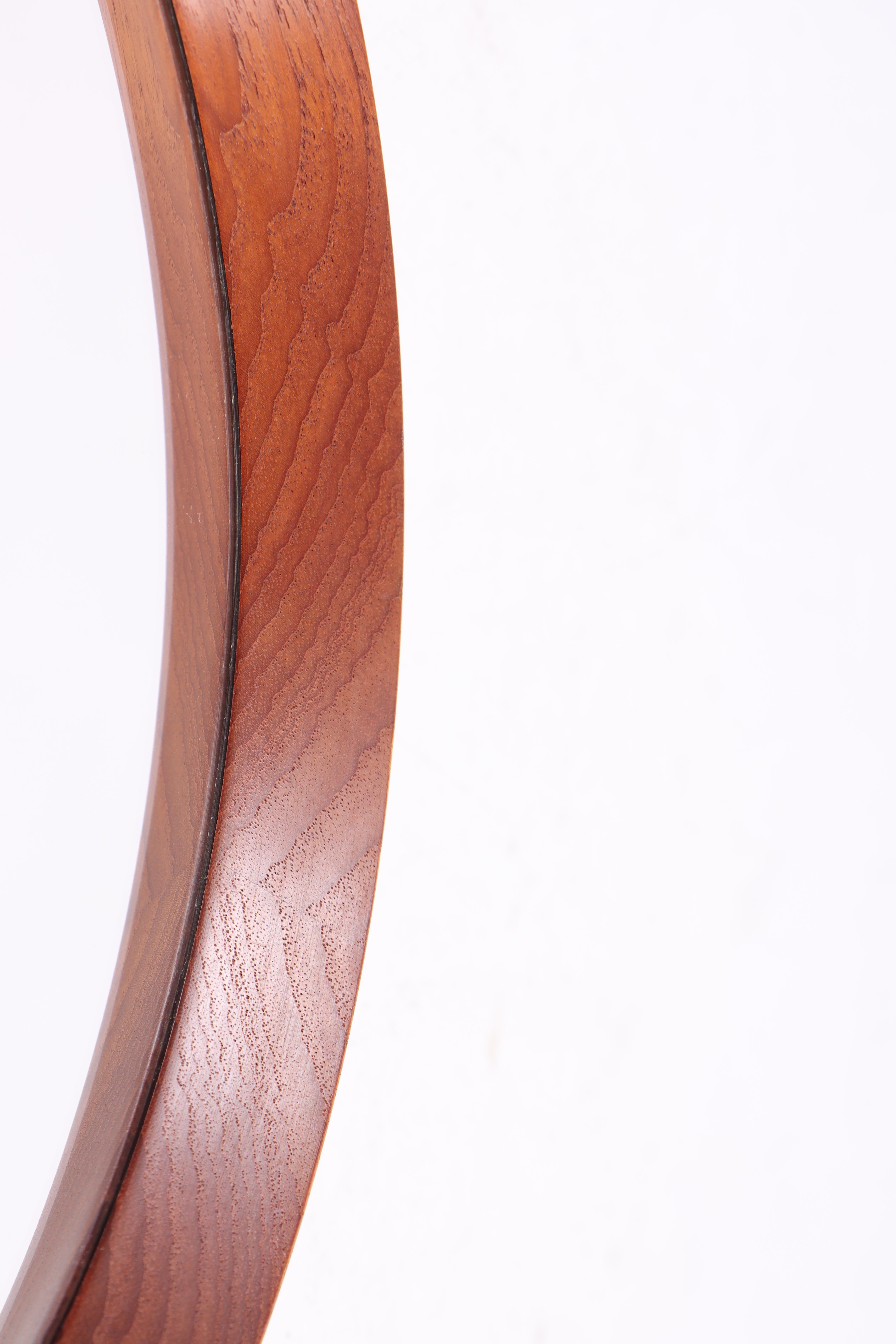 Scandinavo moderno Specchio danese di metà secolo con cornice in teak, anni '60 in vendita