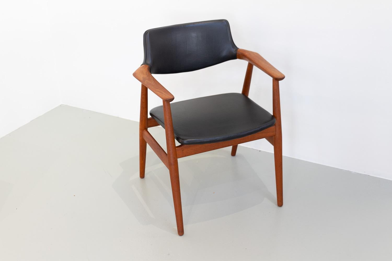Dänischer Teakholz-Sessel GM11 von Svend Aage Eriksen aus der Jahrhundertmitte, 1960er Jahre. im Angebot 3