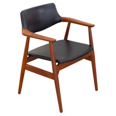 Fauteuil GM11 en teck danois du milieu du siècle par Svend Aage Eriksen, années 1960.