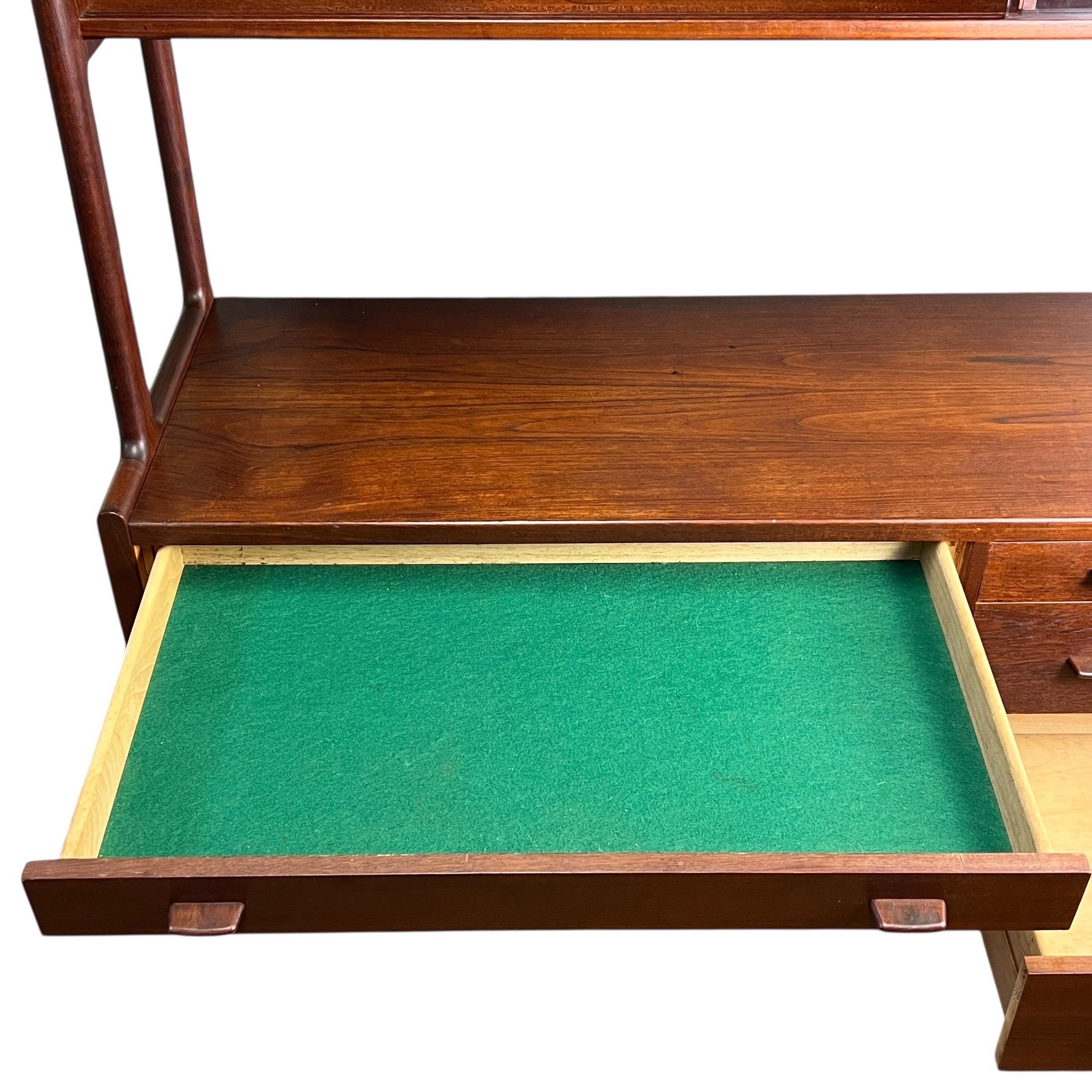 Conigliera galleggiante in teak danese del Mid Century Hans Wegner per Ry Mobler in vendita 10