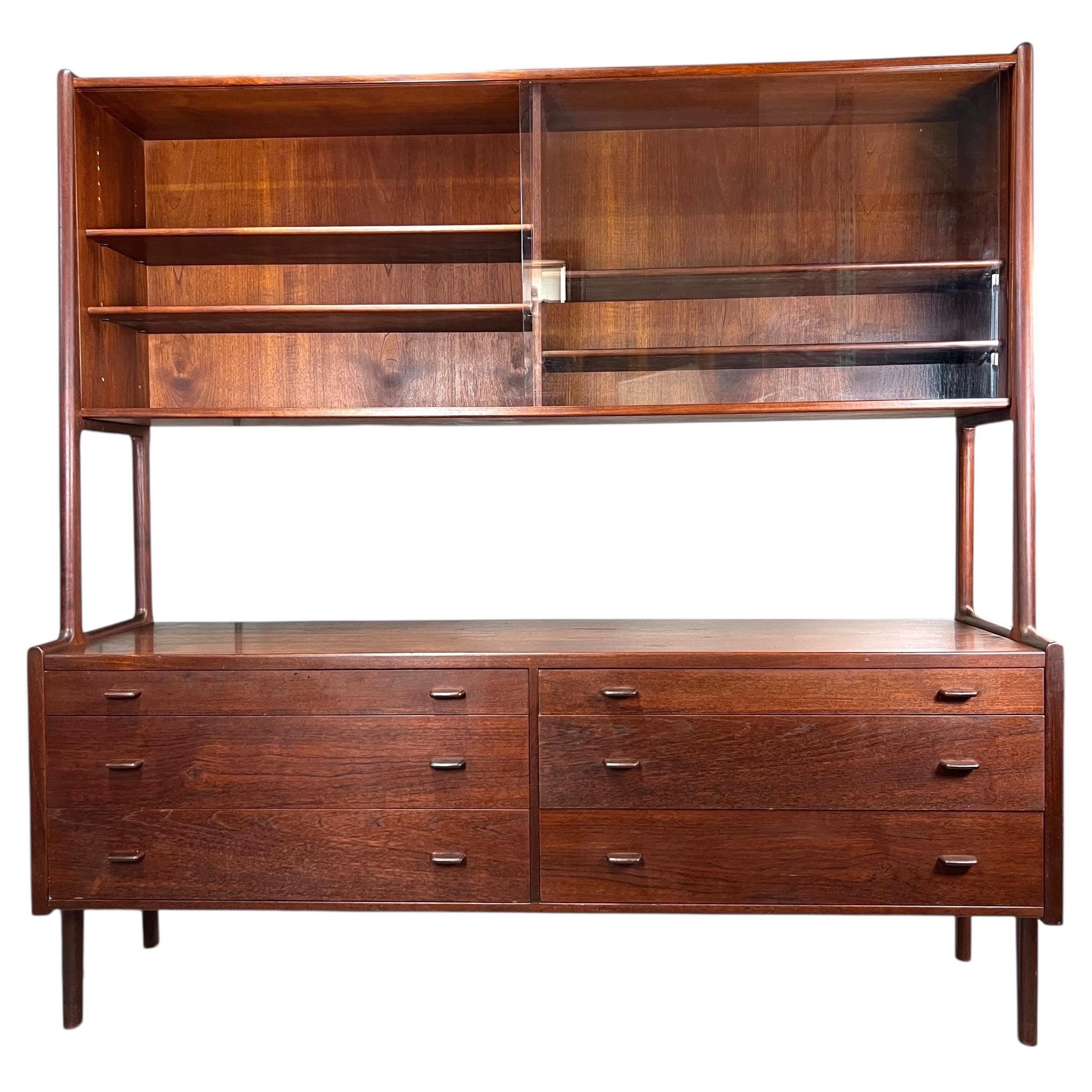 Conigliera galleggiante in teak danese del Mid Century Hans Wegner per Ry Mobler in vendita