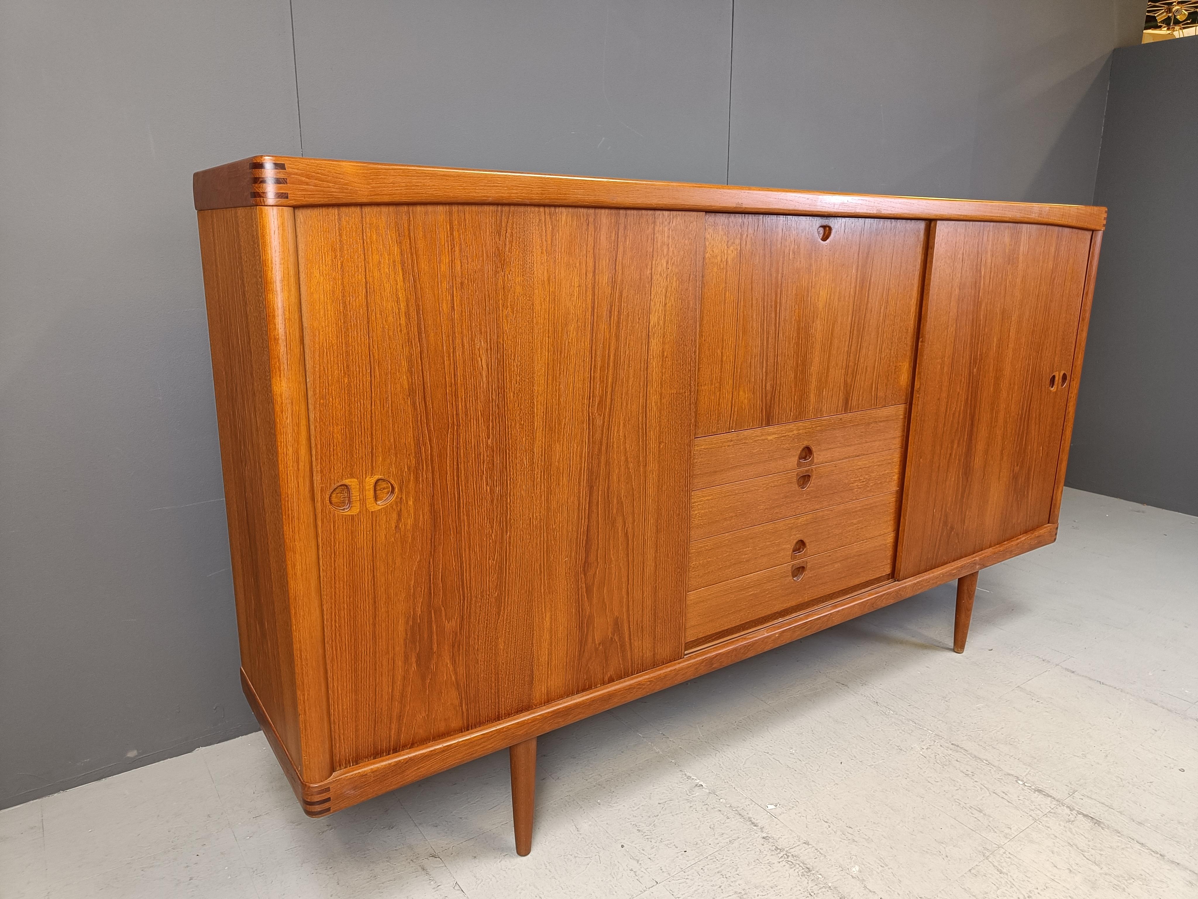 Credenza in teak danese di metà secolo di H.W. Klein per Bramin, anni '60 in vendita 3