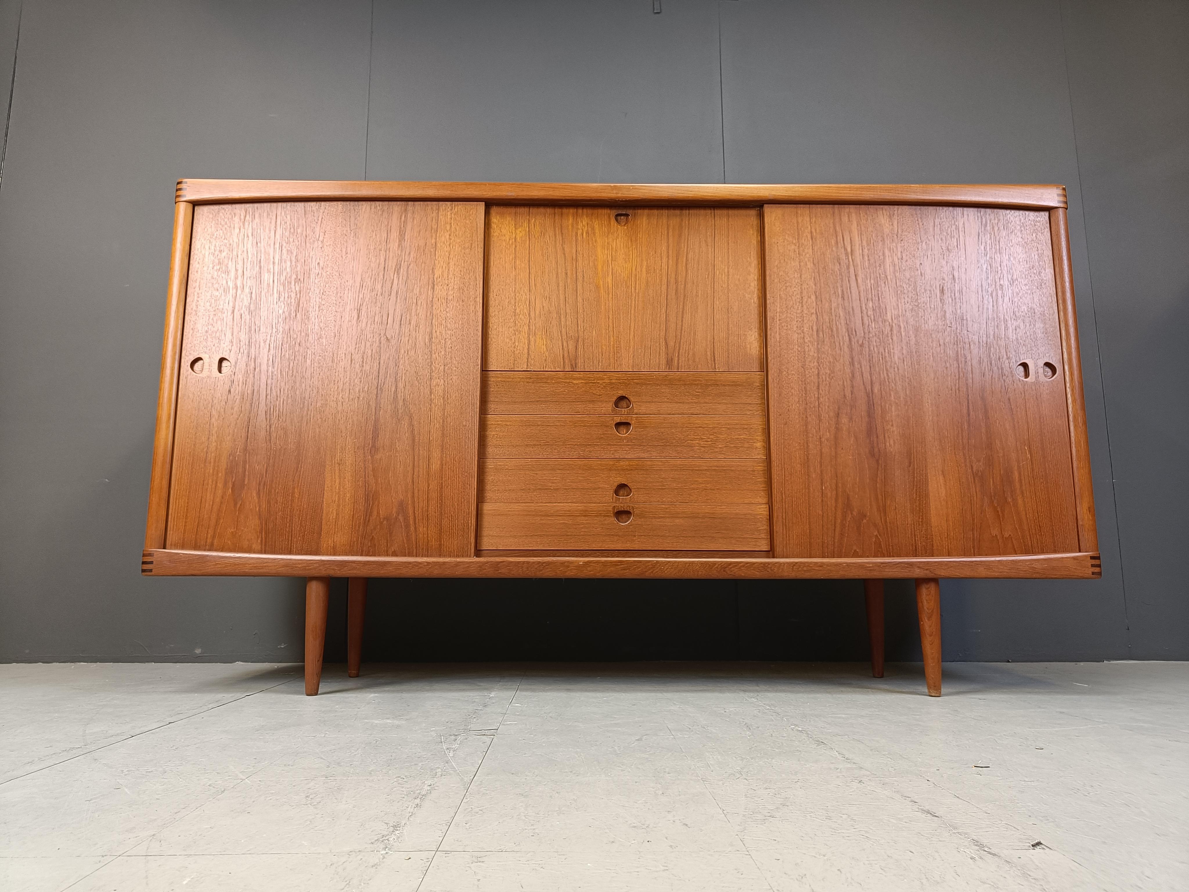Credenza in teak danese di metà secolo di H.W. Klein per Bramin, anni '60 in vendita 1