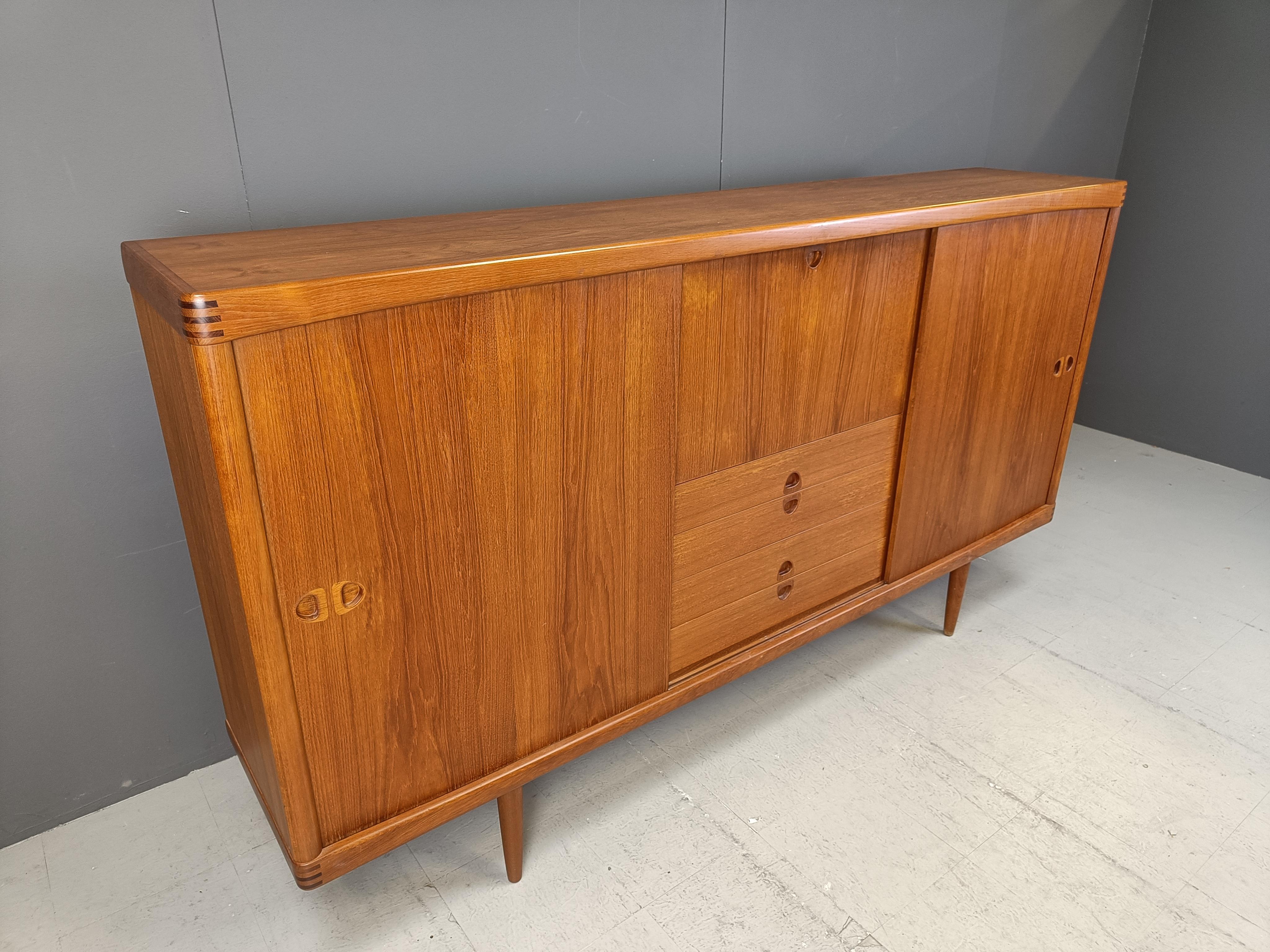 Credenza in teak danese di metà secolo di H.W. Klein per Bramin, anni '60 in vendita 2