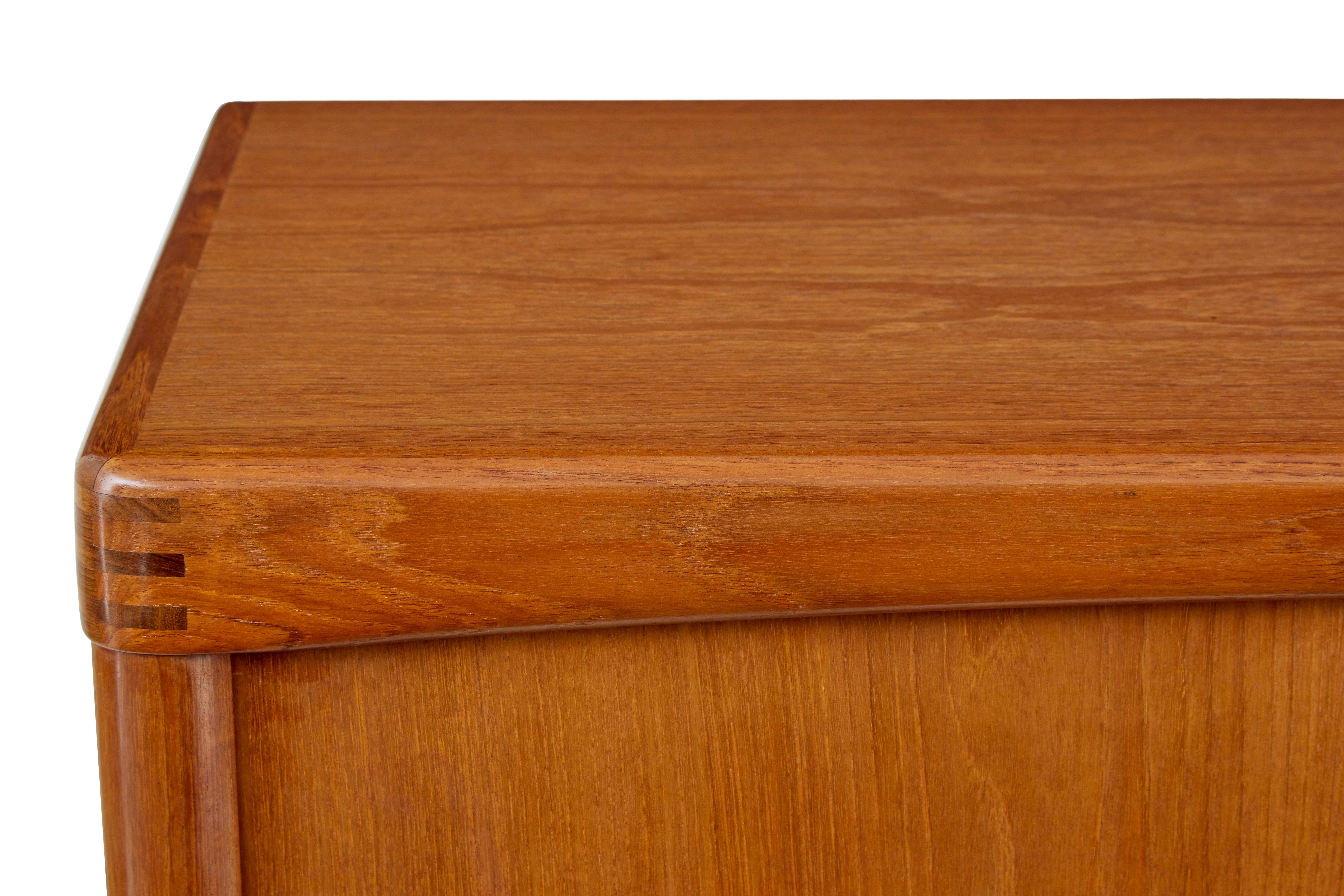 Credenza danese di metà secolo in teak di H.W. Klein per Bramin in vendita 2