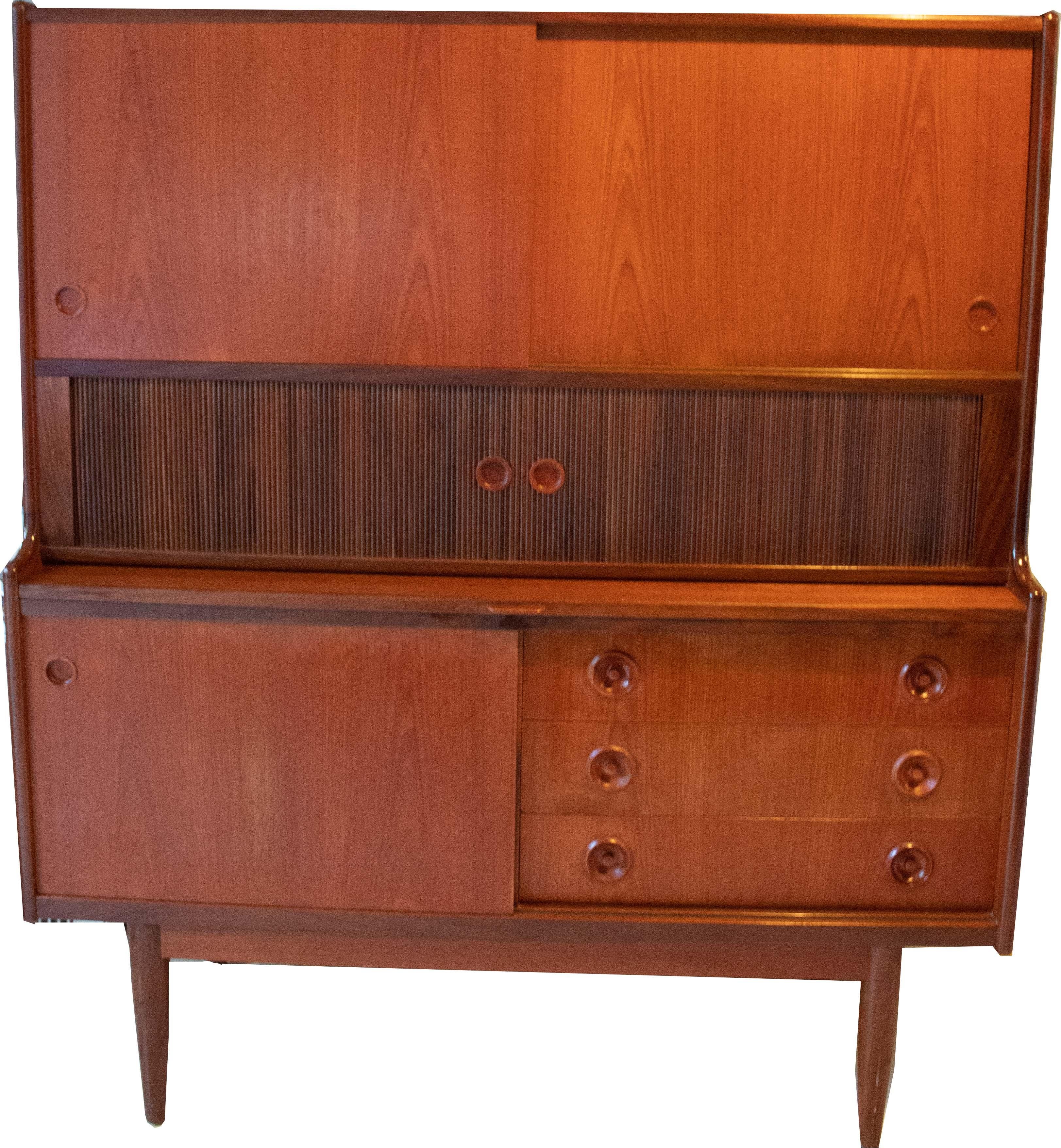Dänischer Hutchschrank aus Teakholz, Johannes Andersen für Wilhelm Schaum Oy, Mitte des Jahrhunderts im Angebot 7