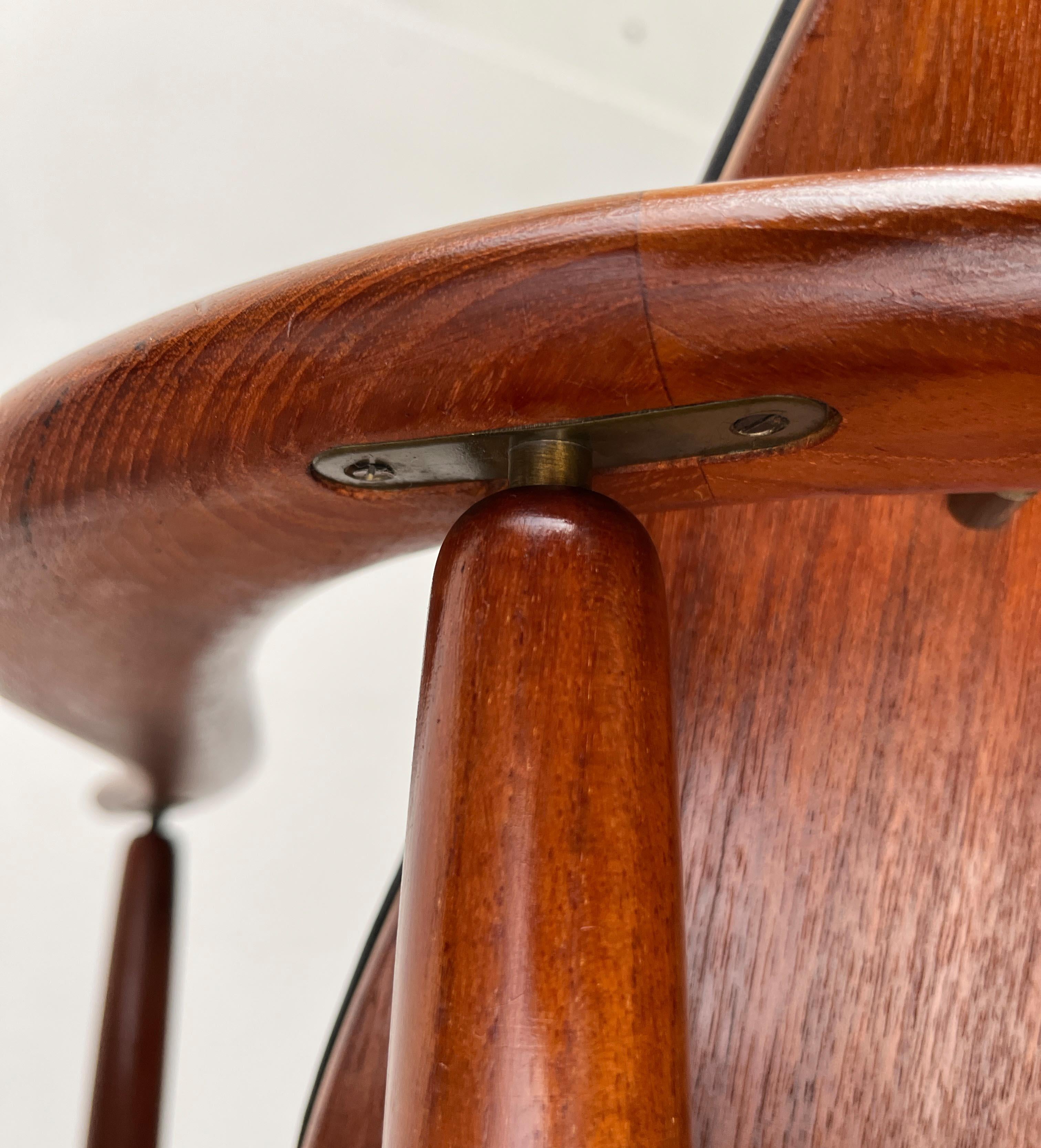 Silla King danesa de teca de mediados de siglo de Arne Hovmand-Olsen para Onsild Møbelfabrik en venta 6
