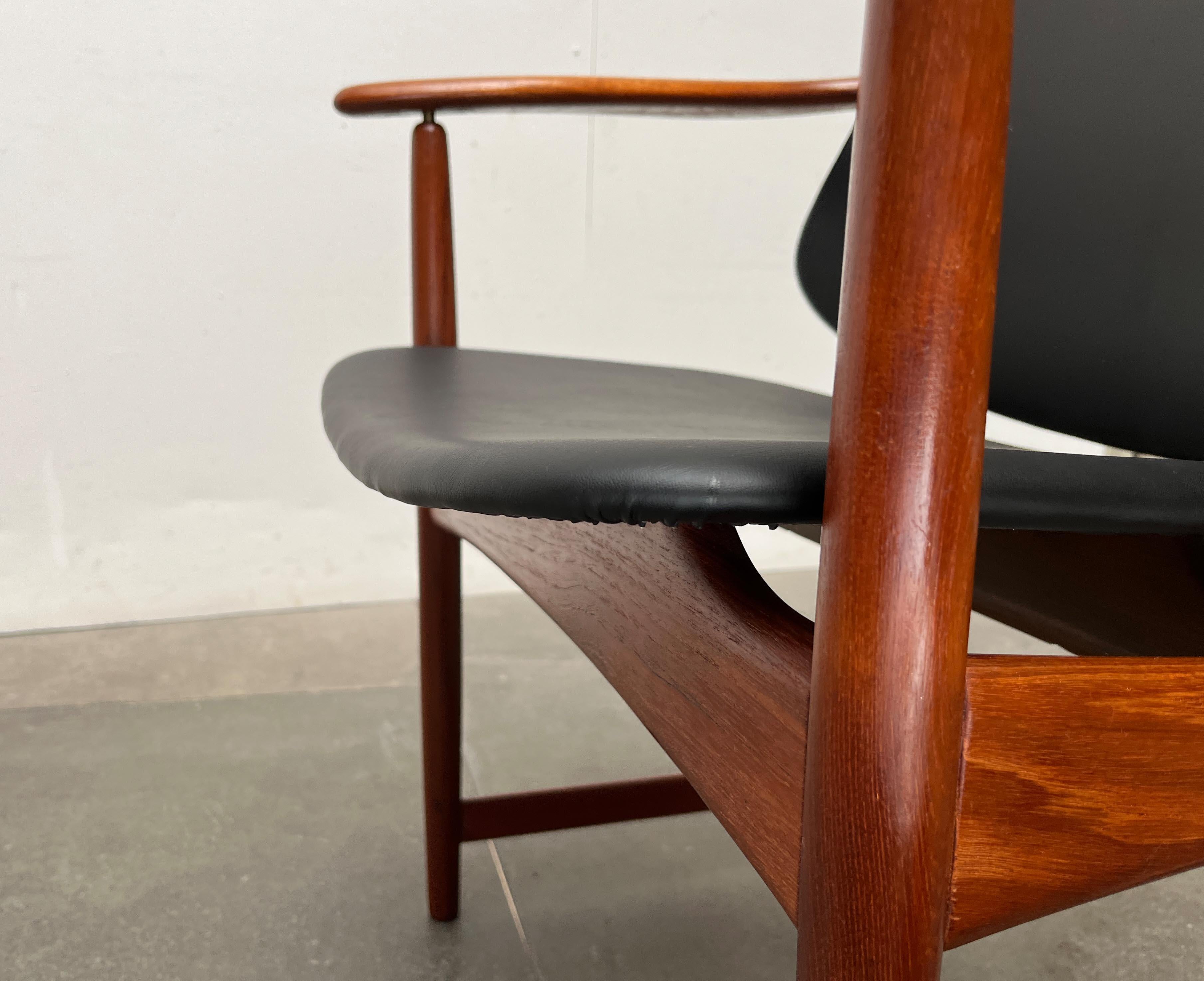 Silla King danesa de teca de mediados de siglo de Arne Hovmand-Olsen para Onsild Møbelfabrik en venta 12