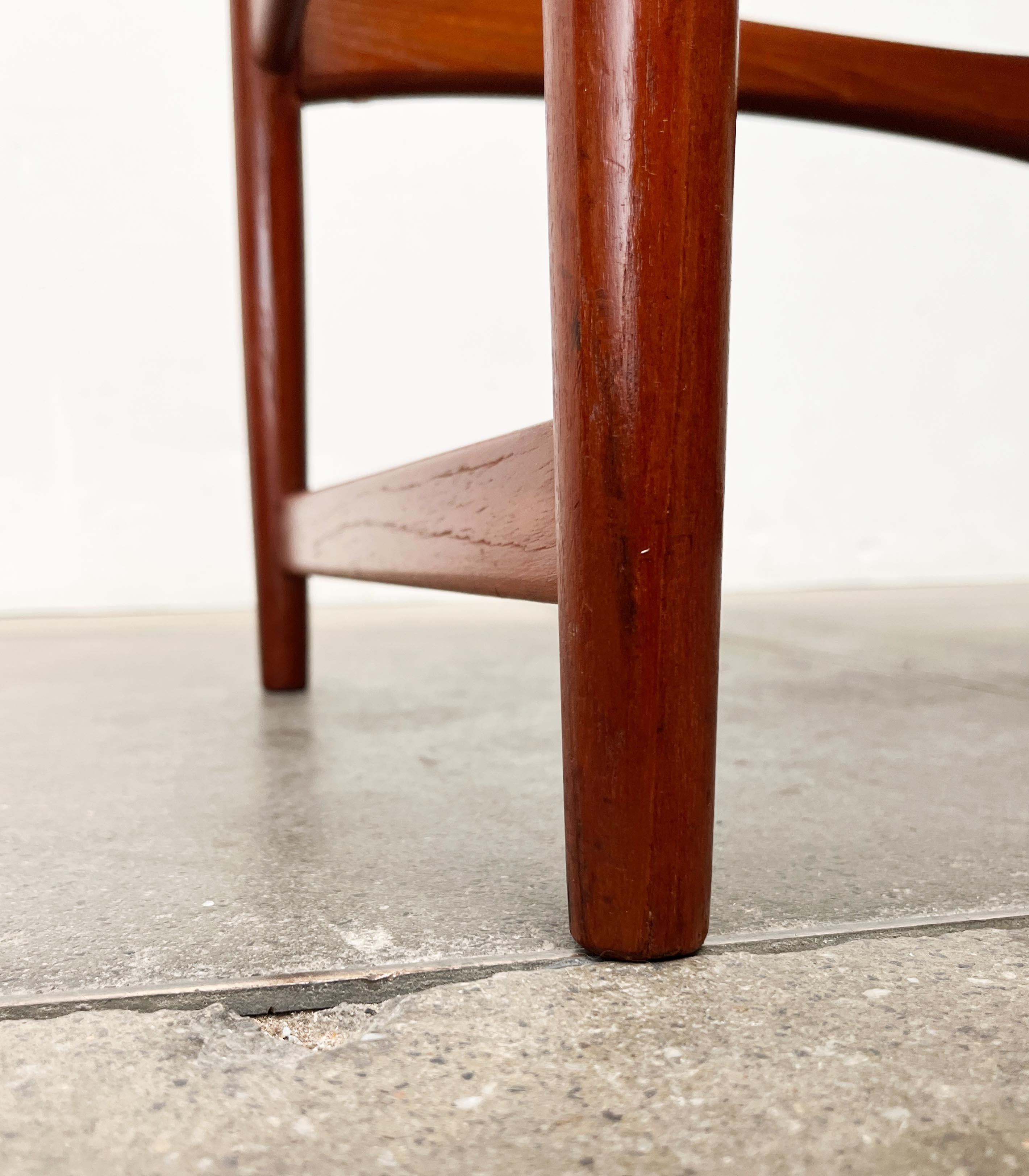 Silla King danesa de teca de mediados de siglo de Arne Hovmand-Olsen para Onsild Møbelfabrik Hecho a mano en venta