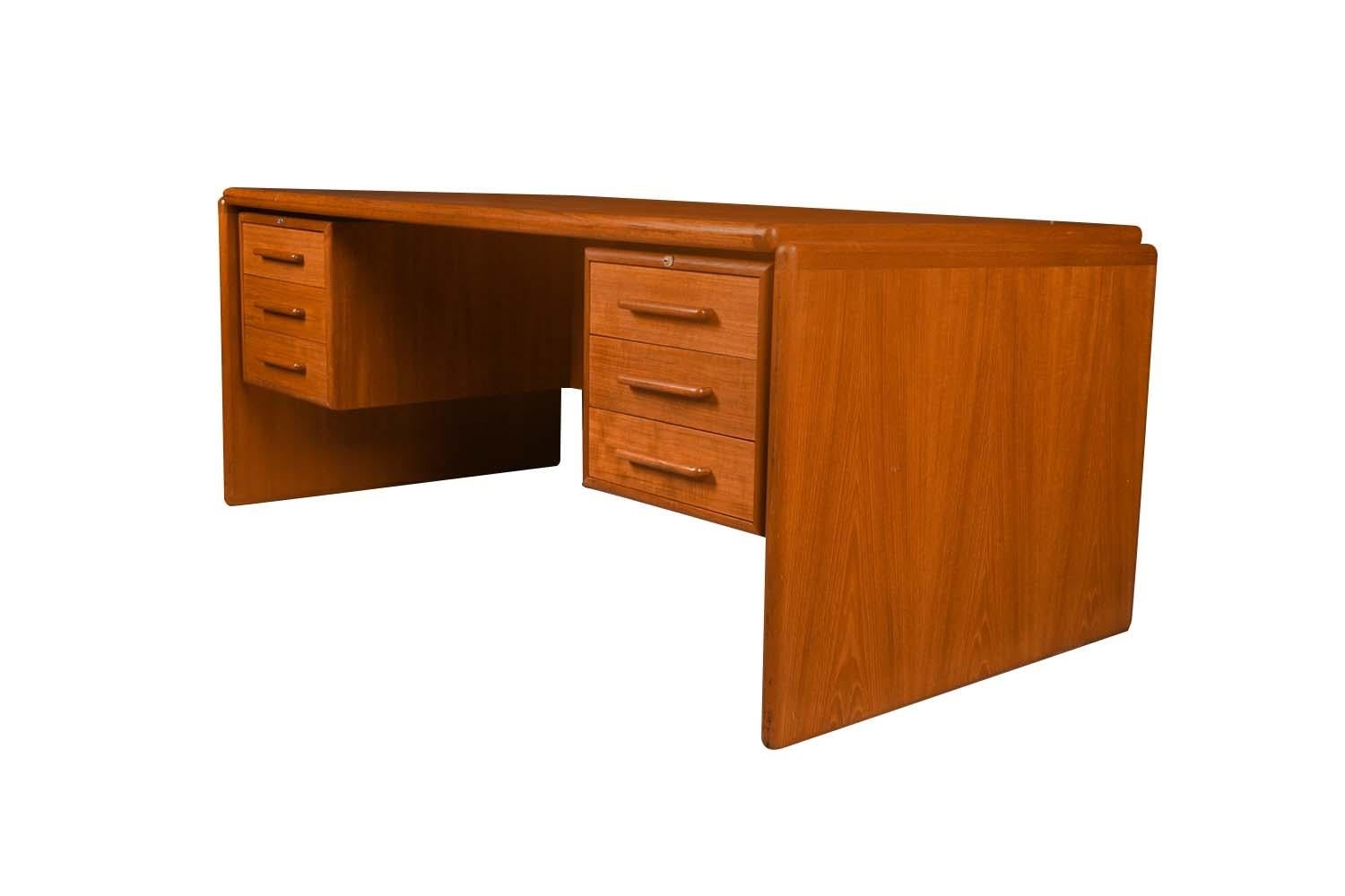 executive desk size