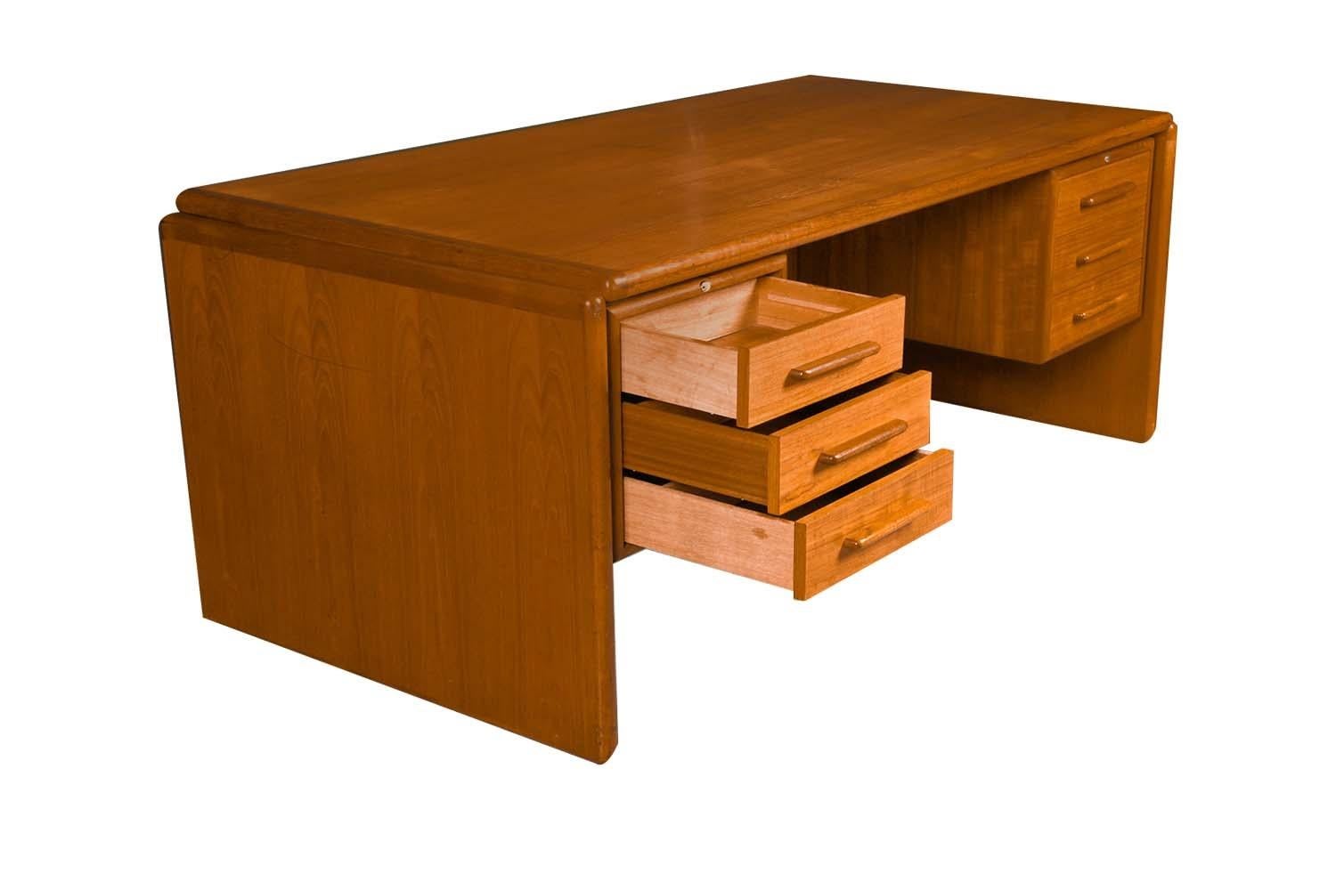 Midcentury Danish Teak Large Executive Desk  In Good Condition In Baltimore, MD