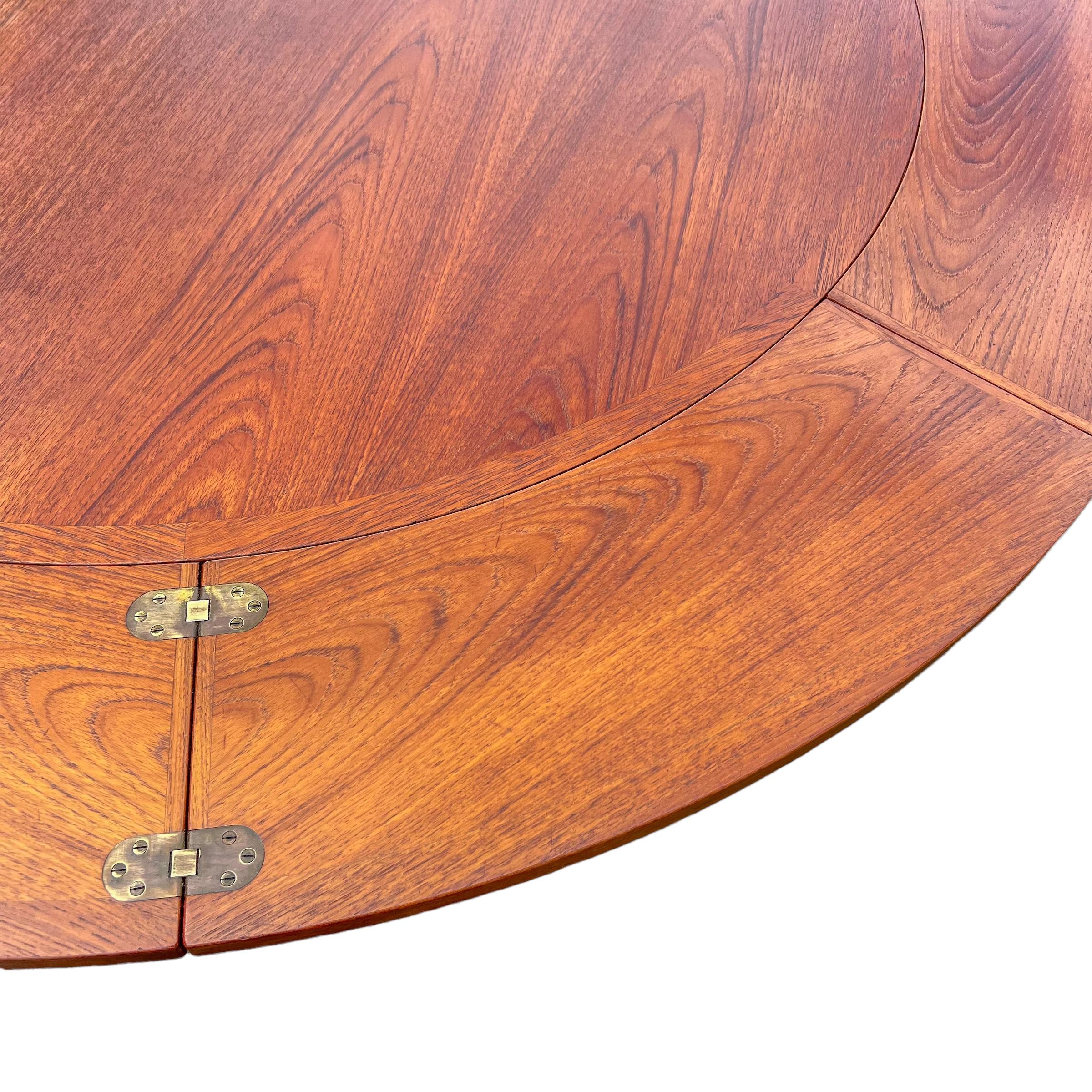 Mid-Century Danish Teak “Lotus” Flip Flap Dining Table by Dyrlund 4