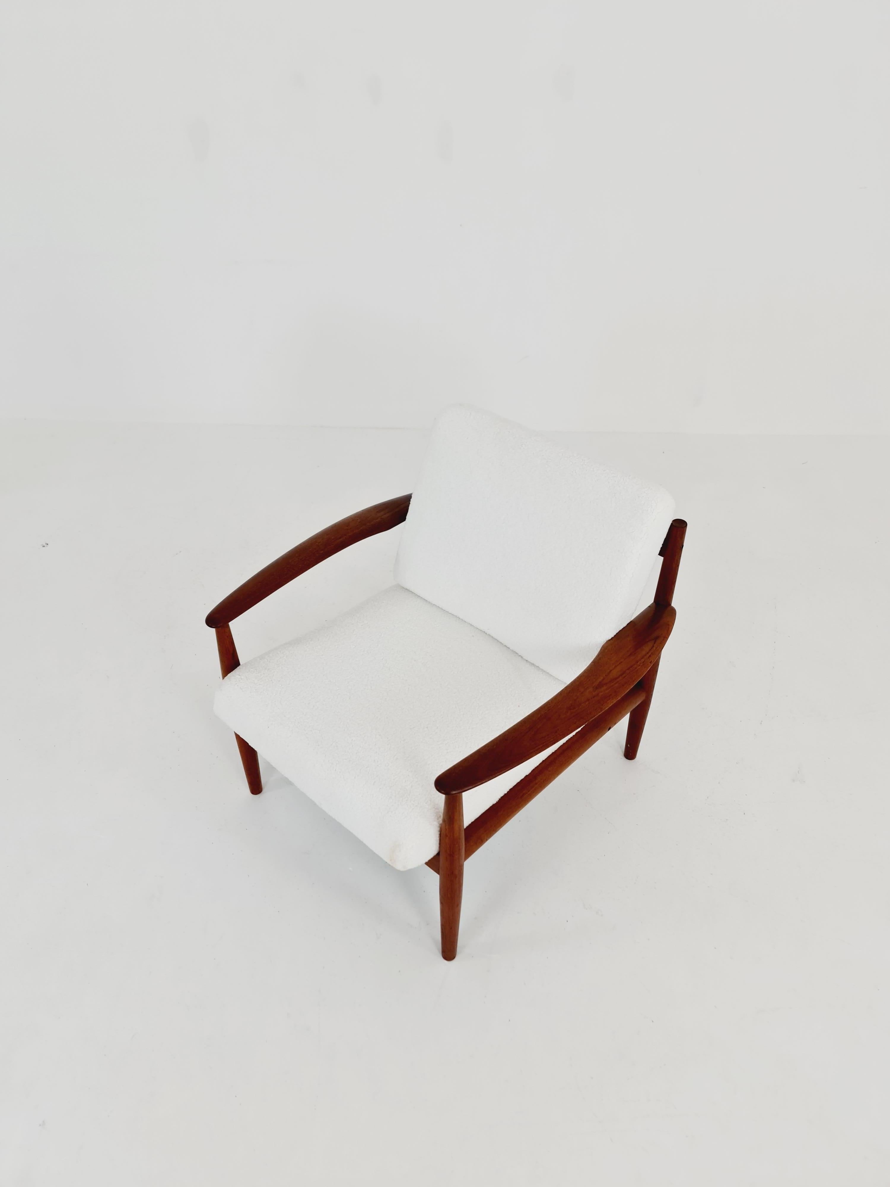 Mid-century Danish teak lounge chair/ Easy chair by Grete Jalk For France & Son For Sale 6