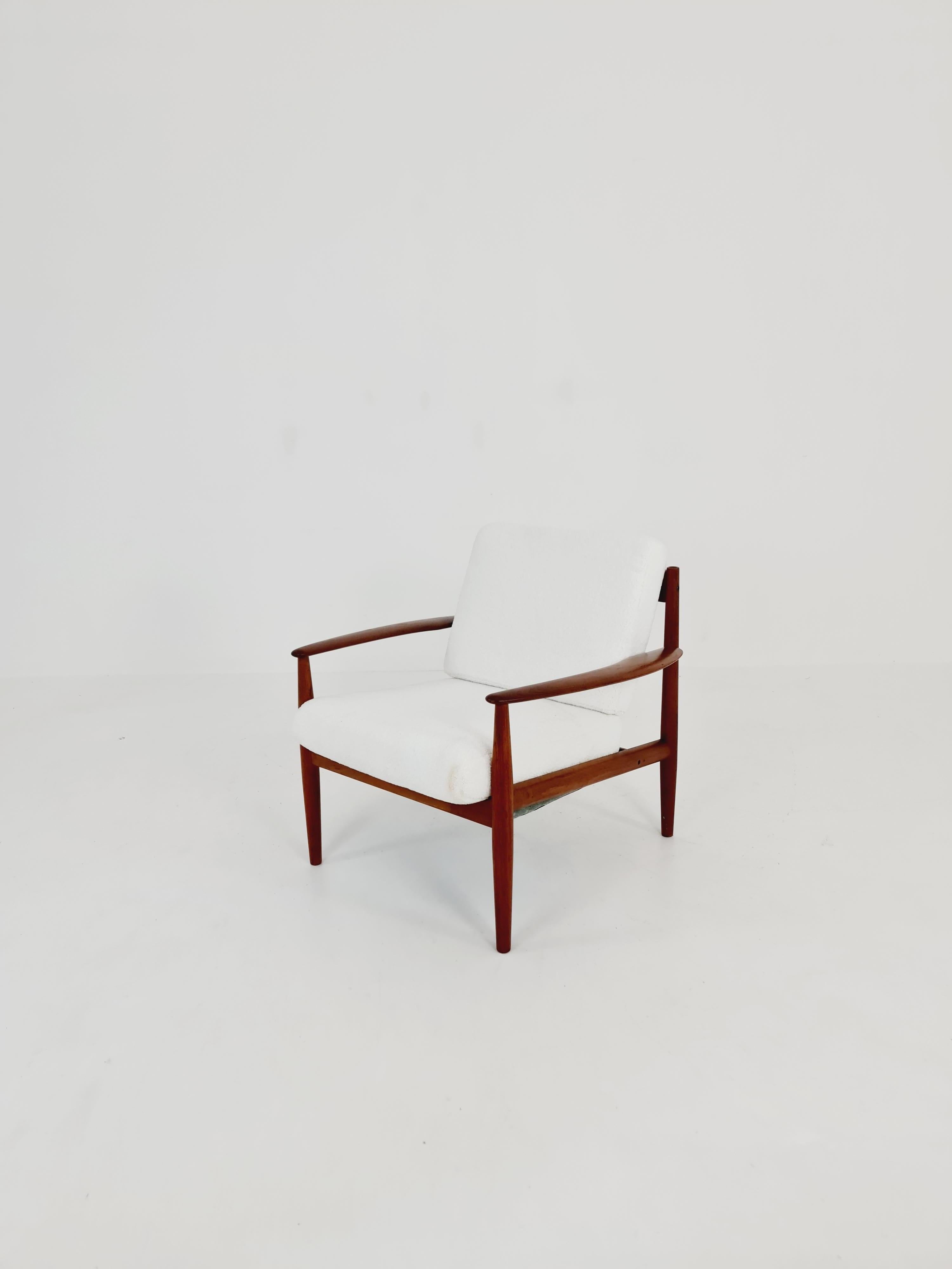 Mid-century Danish teak lounge chair/ Easy chair by Grete Jalk For France & Son For Sale 7