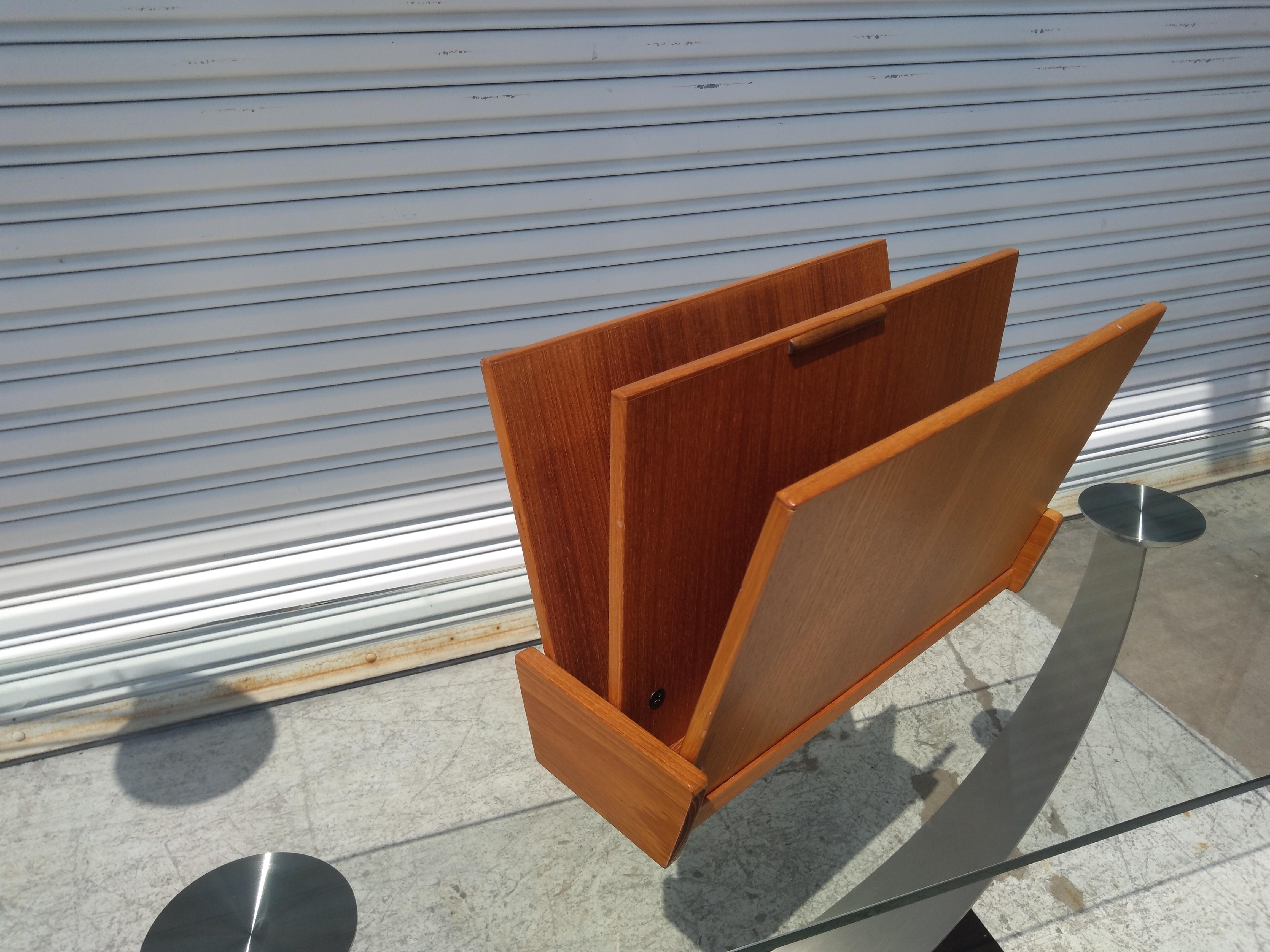 Danese Portariviste danese di metà secolo in teak in vendita