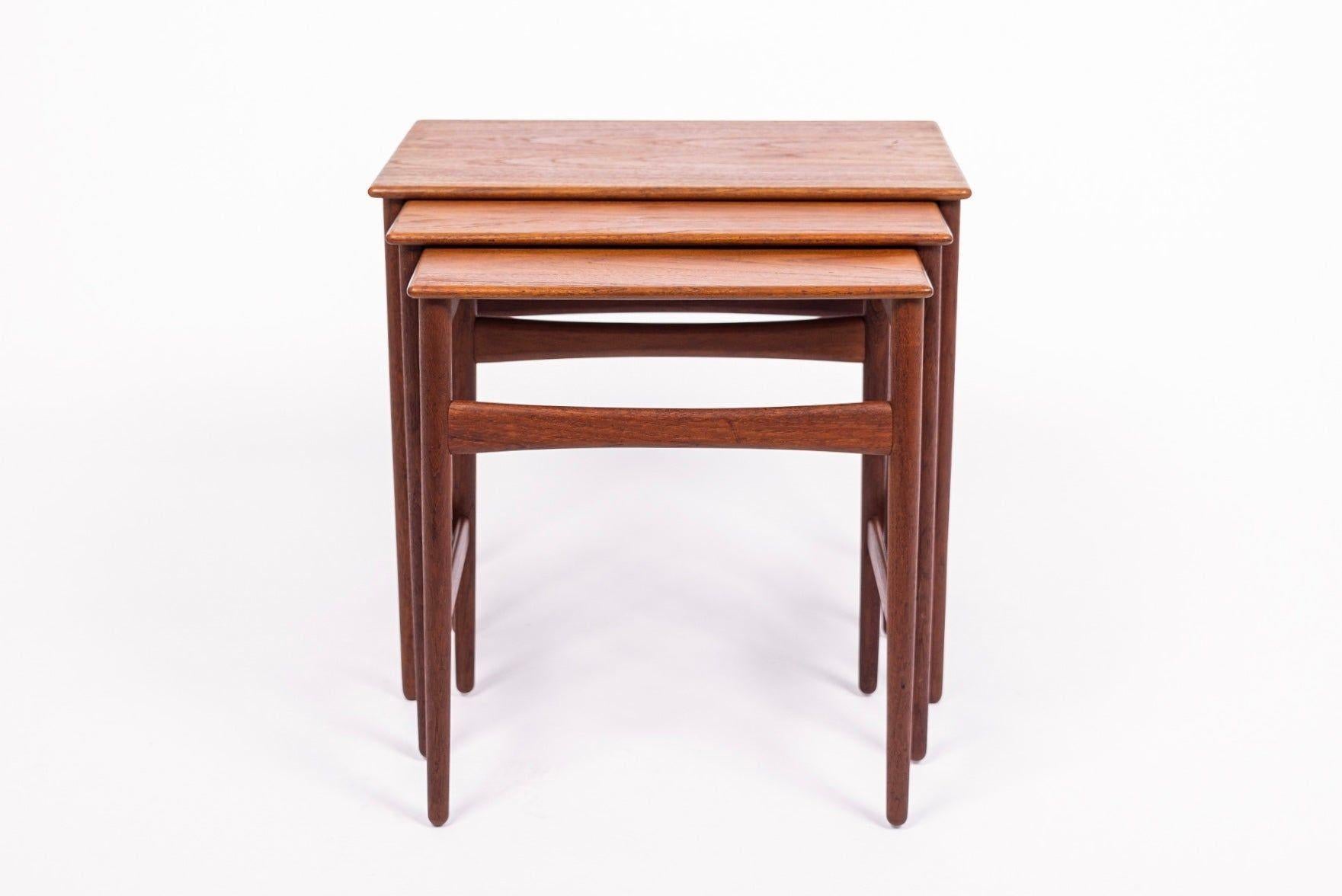 Mid-Century Modern Tables gigognes danoises du milieu du siècle dernier par Hans J. Wegner, années 1960 en vente