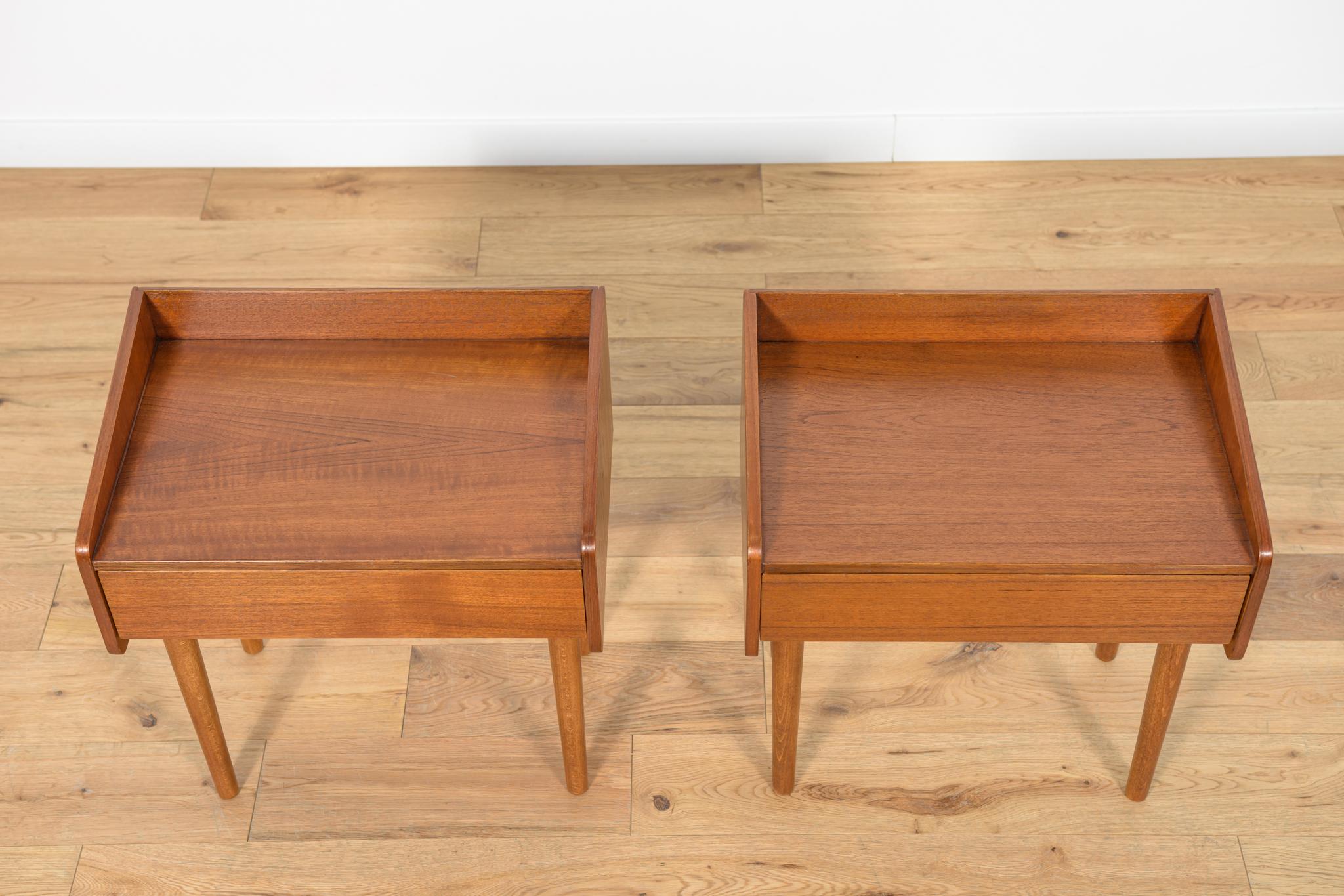 Mid-Century Modern Tables de nuit danoises du milieu du siècle dernier, années 1960, lot de 2 en vente