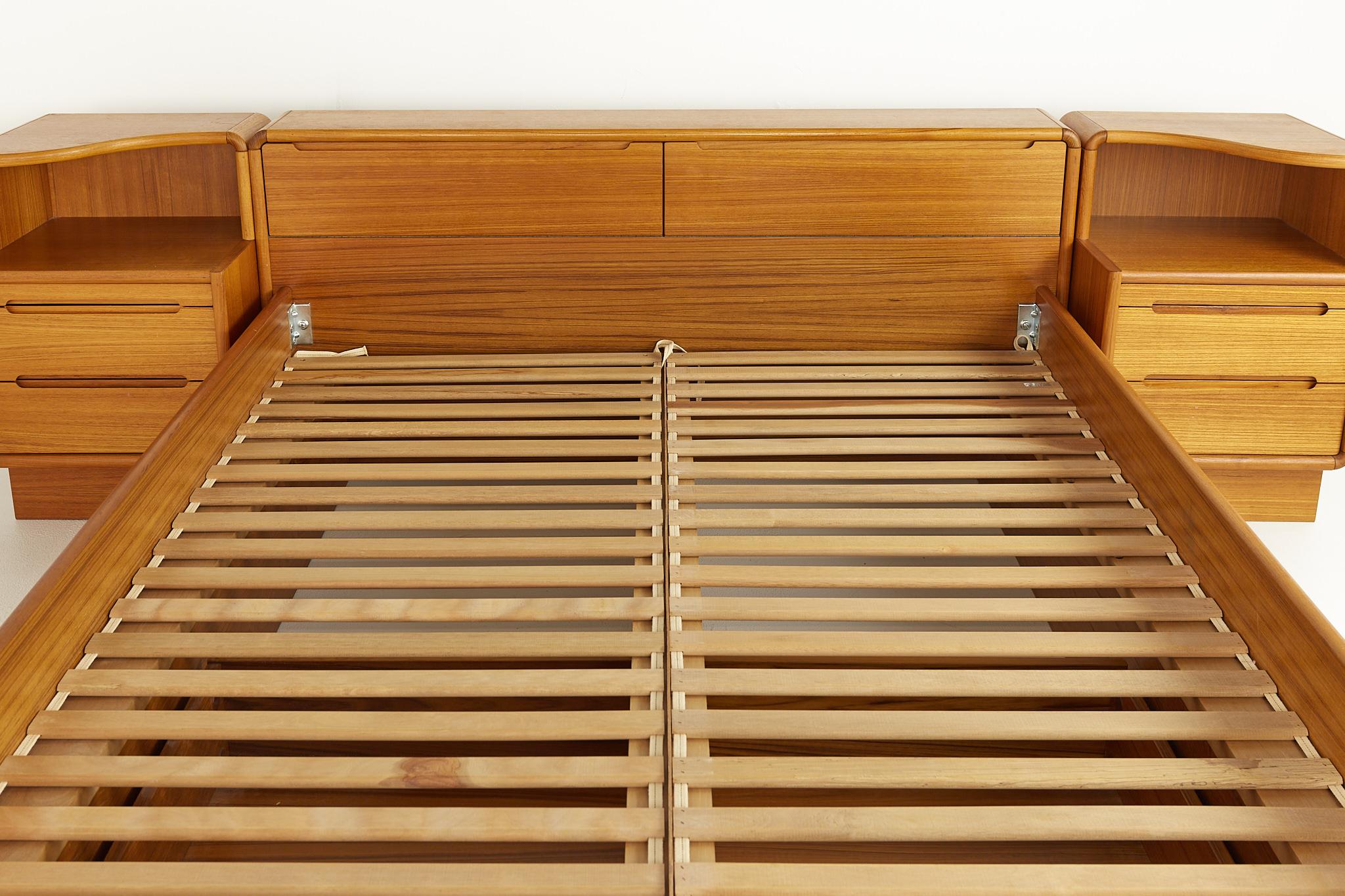 Mid Century Danish Teak Queen Platform Storage Bed with Nightstands In Good Condition In Countryside, IL