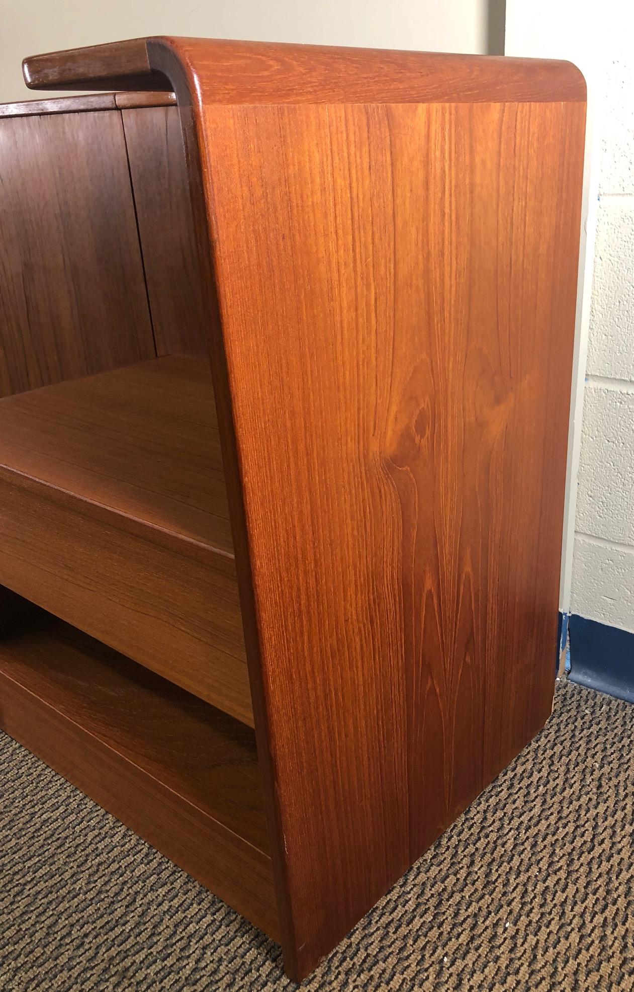 Midcentury Danish Teak Queen Size Headboard with Nightstands For Sale 6