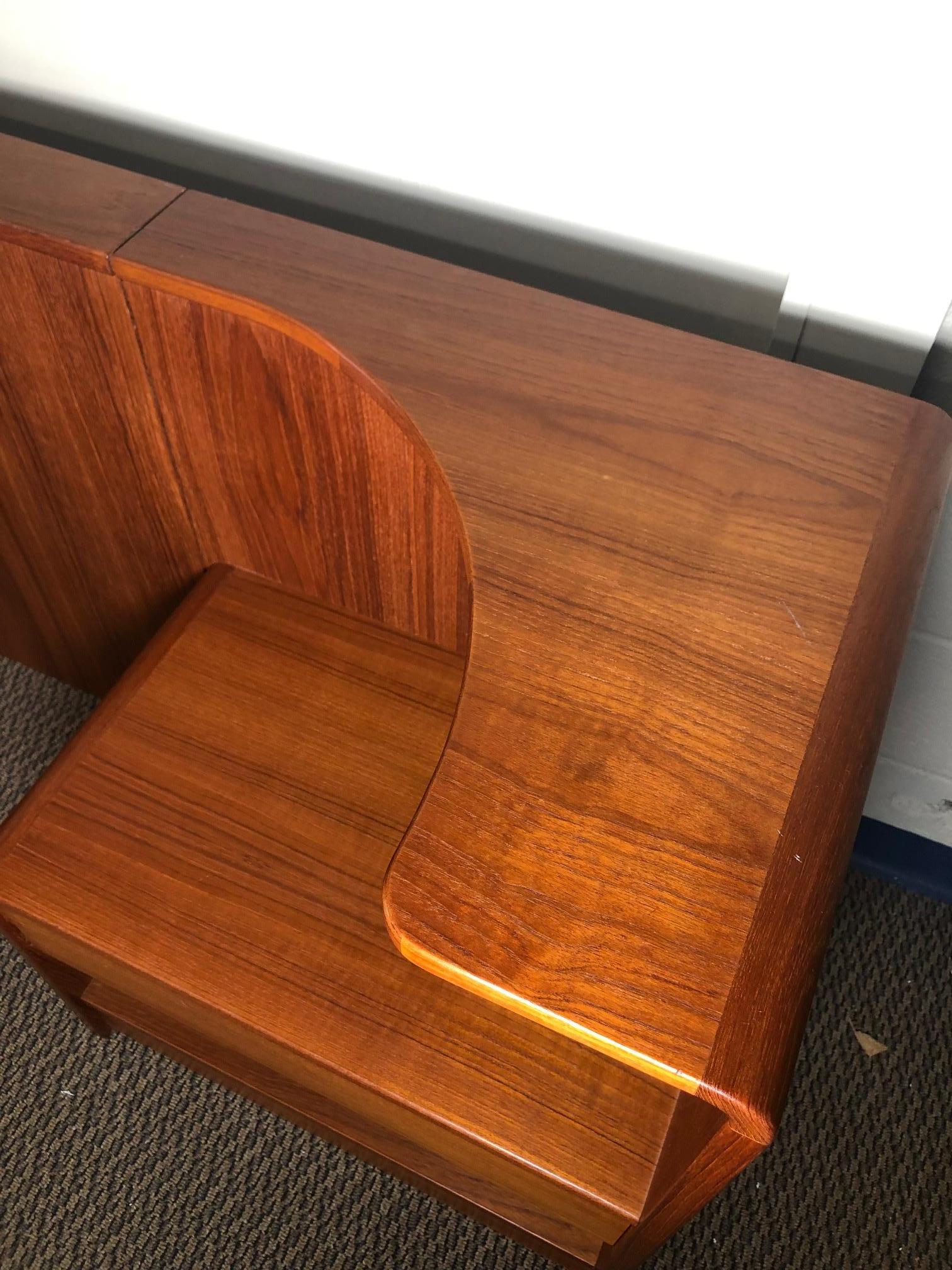 Midcentury Danish Teak Queen Size Headboard with Nightstands For Sale 3