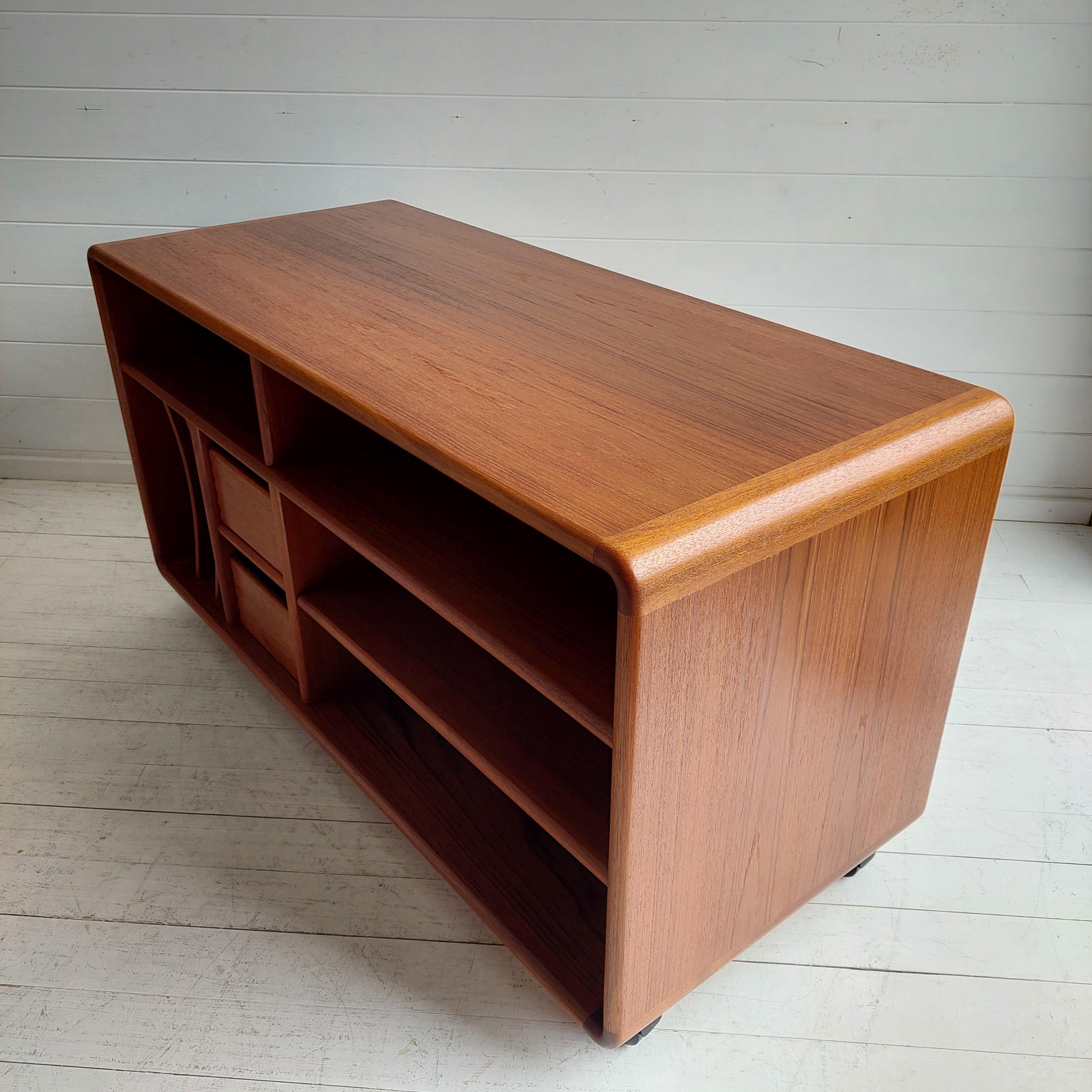 Mid Century Danish teak record cabinet sideboard TV Unit By Salin Möbler Nyborg In Good Condition In Leamington Spa, GB