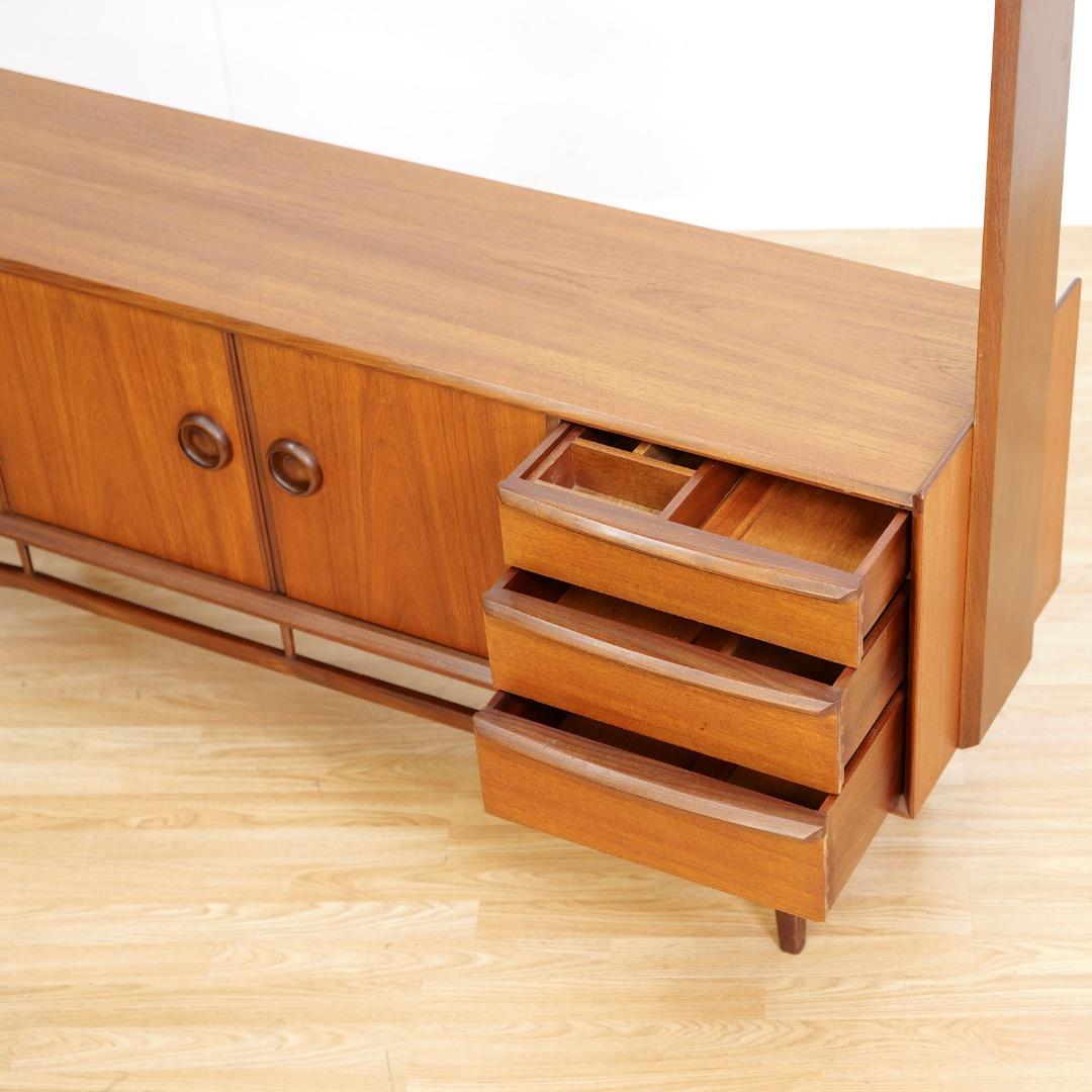 Libreria credenza divisoria in teak danese del metà del secolo scorso In condizioni ottime in vendita a Los Angeles, CA