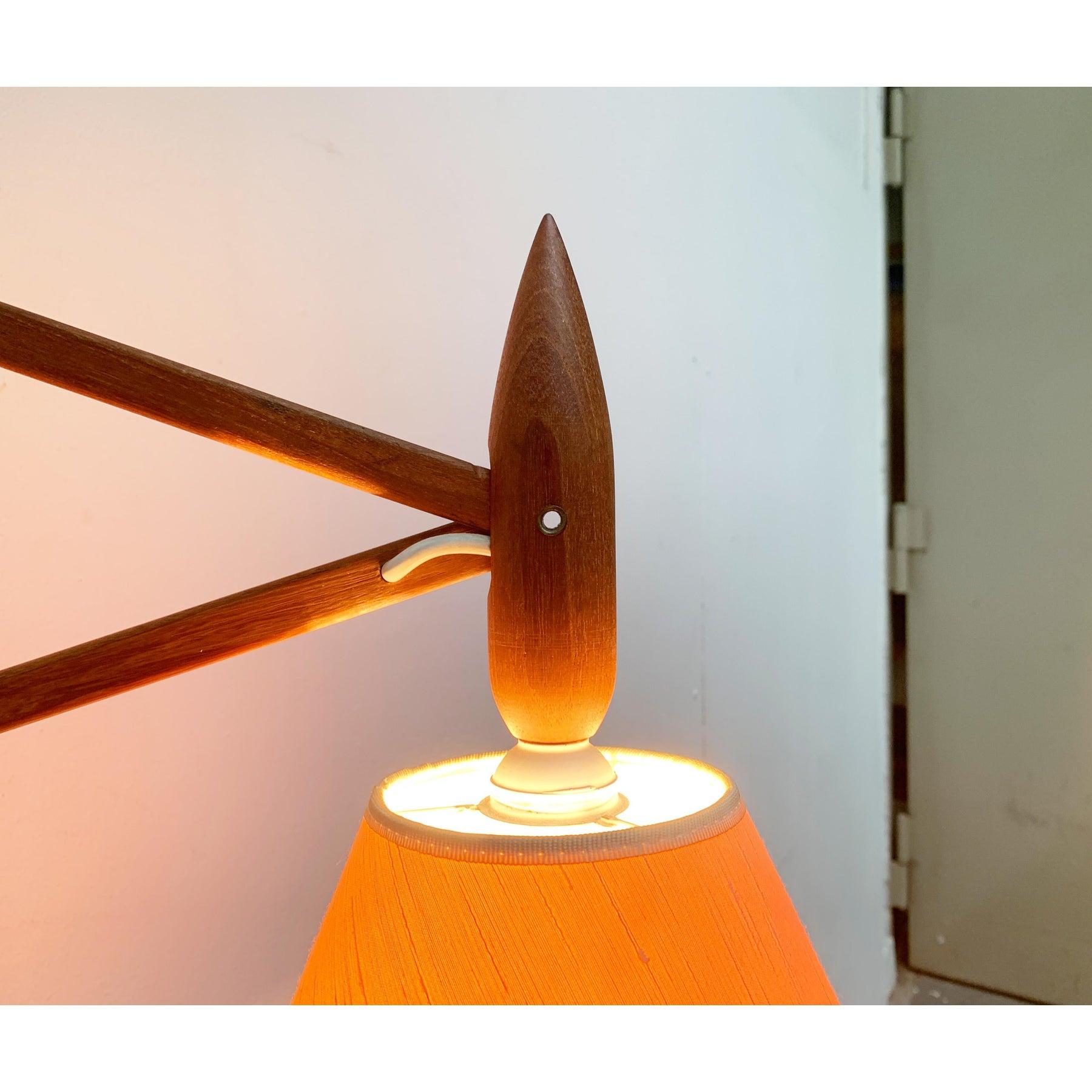 Teak Lampada da parete a forbice in teak danese del metà secolo di Le Klint in vendita