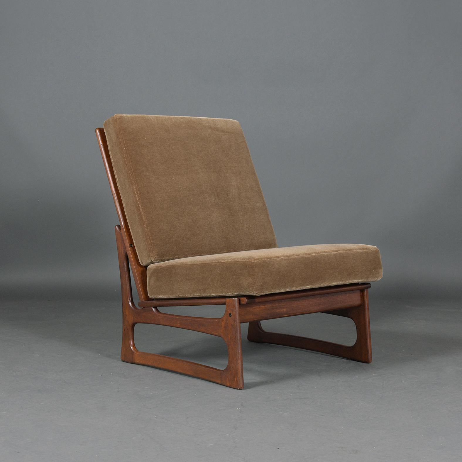 Vintage 1960s Danish Teak Sofa with Mohair Fabric - Mid-Century Elegance For Sale 9