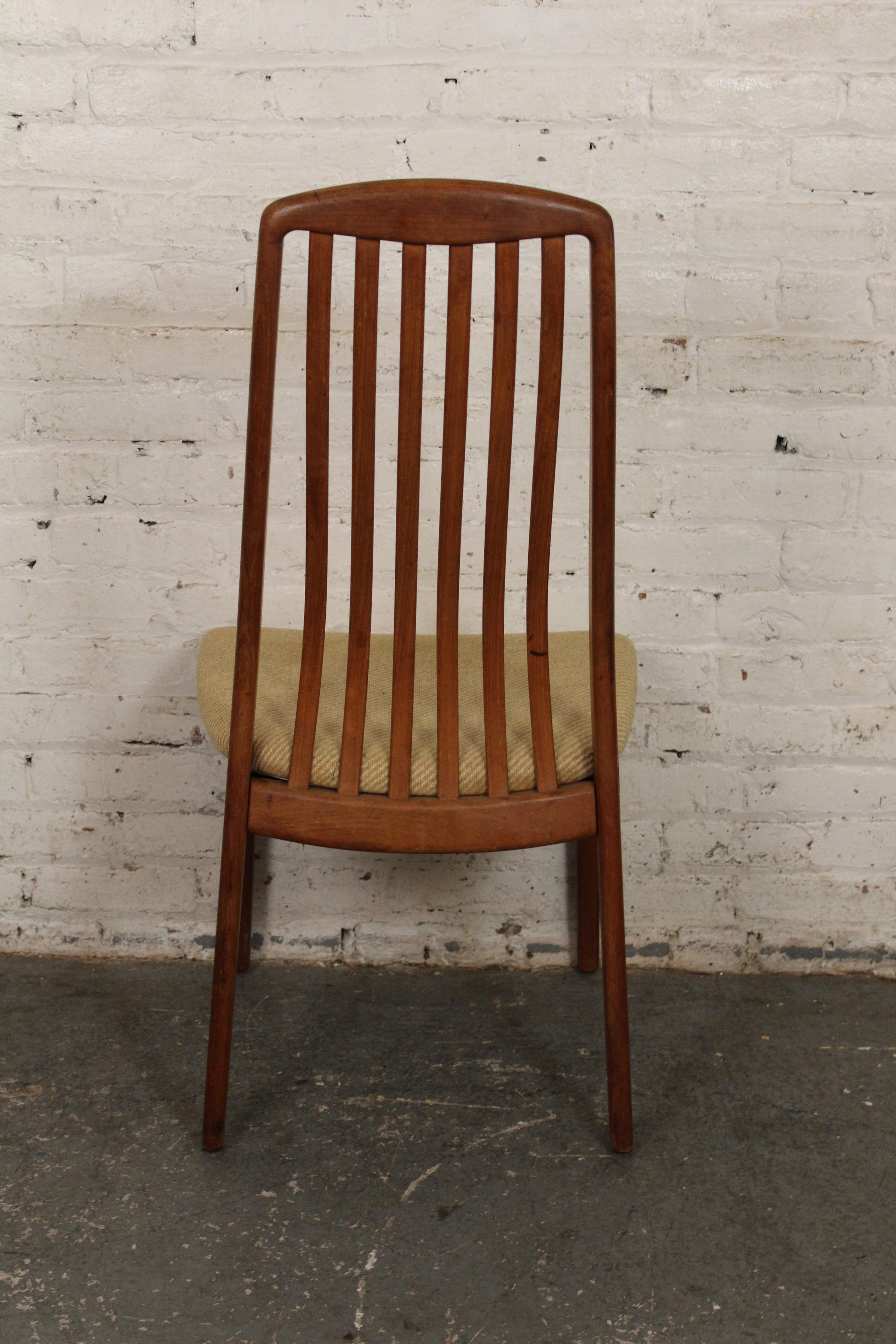 Silla auxiliar danesa de teca de mediados de siglo de Preben Schou Andersen Moderno de mediados de siglo en venta